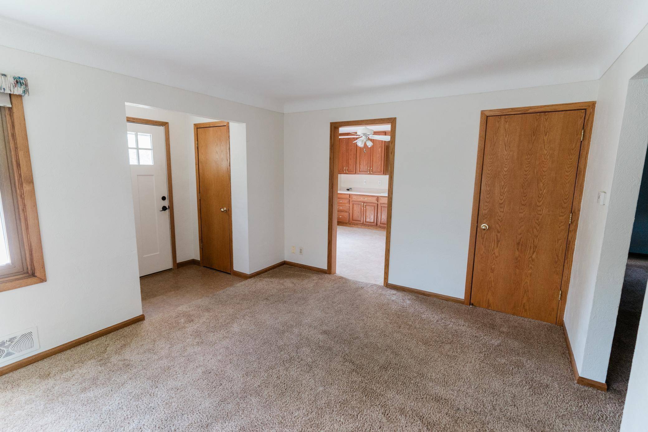 Saint Paul, MN 55106,1651 5th ST E