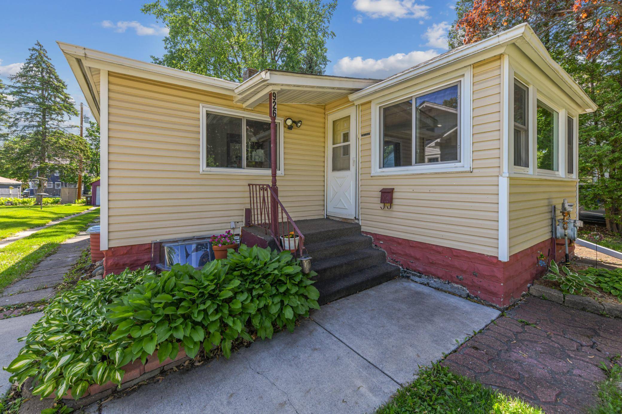 West Saint Paul, MN 55118,926 Bellows ST