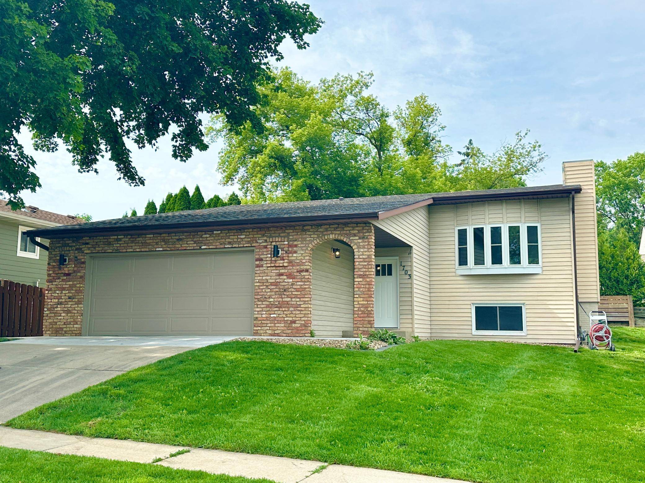 Rochester, MN 55906,1703 19th ST NE