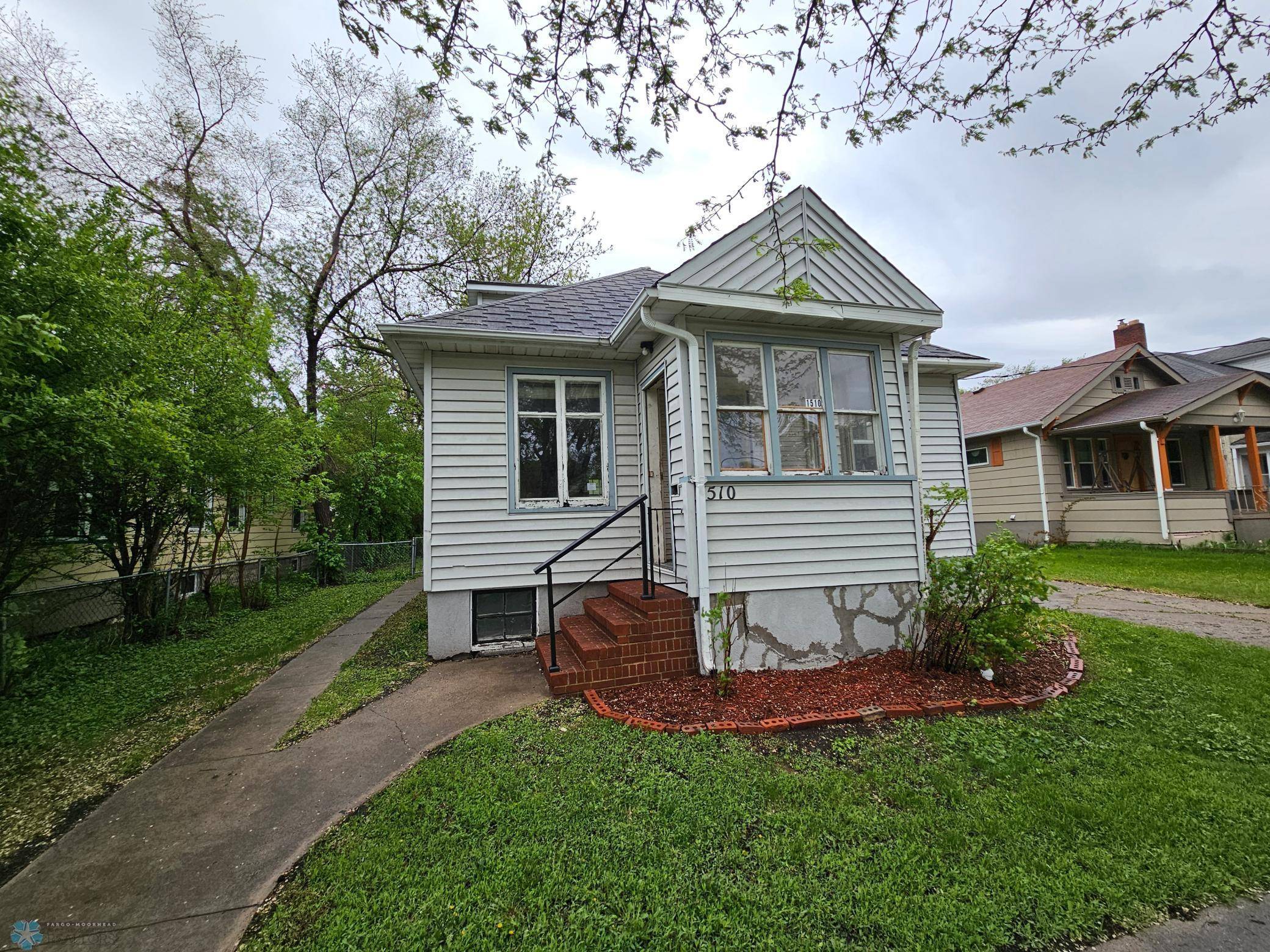 Fargo, ND 58103,1510 5th AVE S