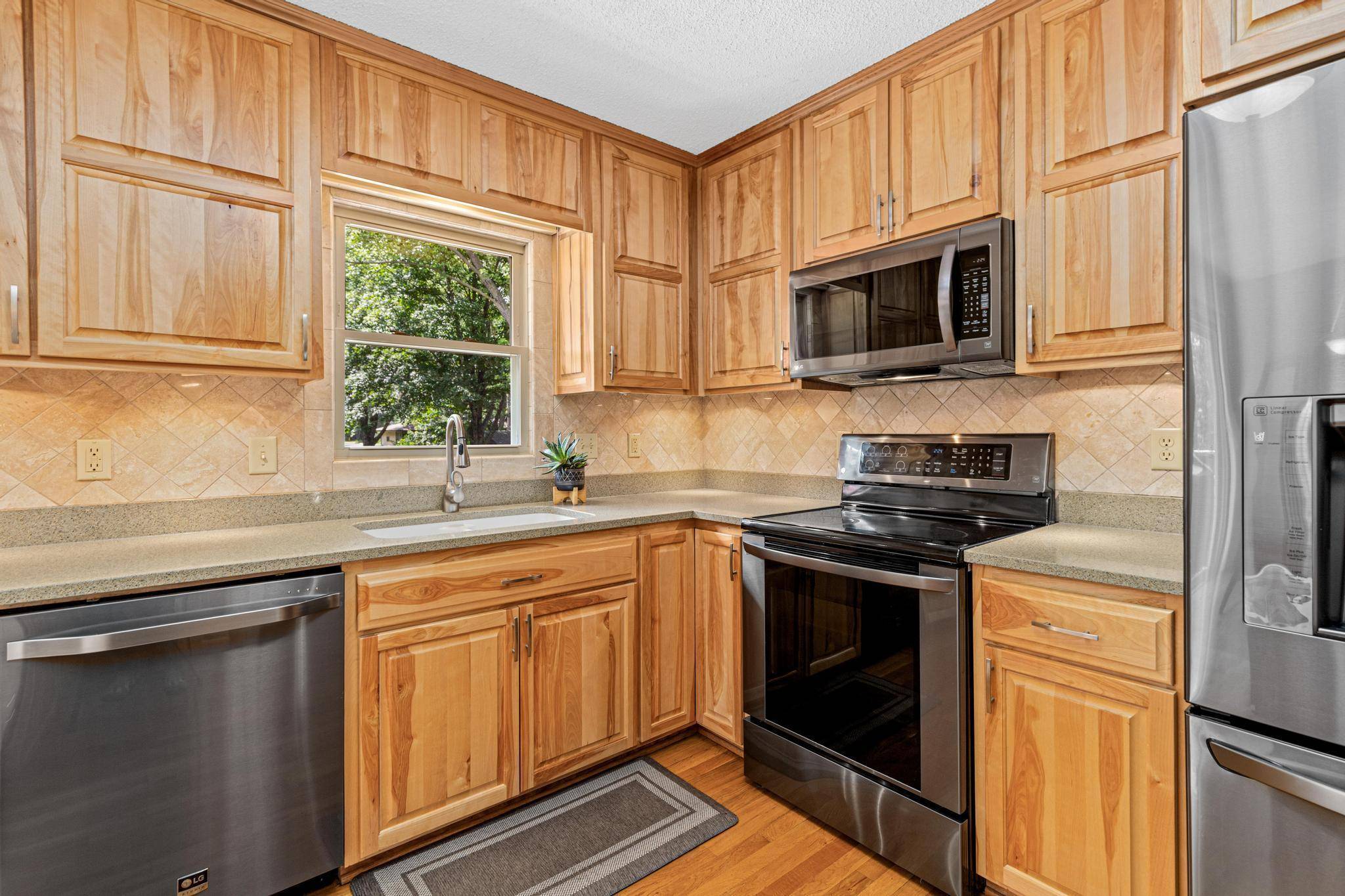 Mounds View, MN 55112,8440 Knollwood DR