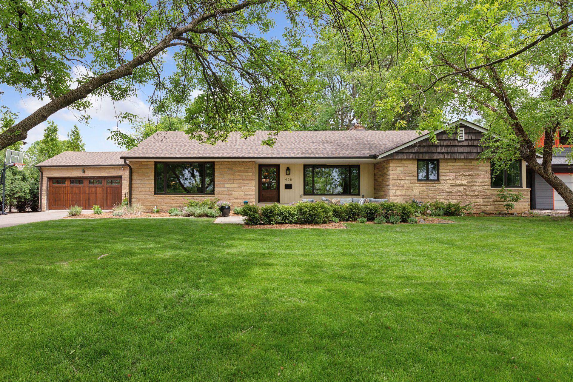 Saint Paul, MN 55105,428 Mississippi River BLVD S
