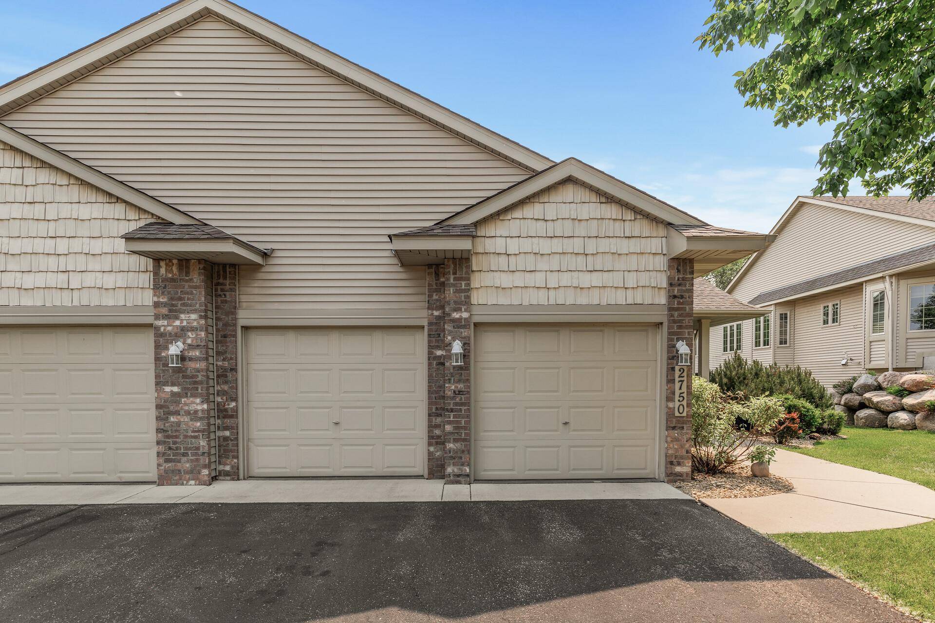 Little Canada, MN 55117,2750 Park View CT