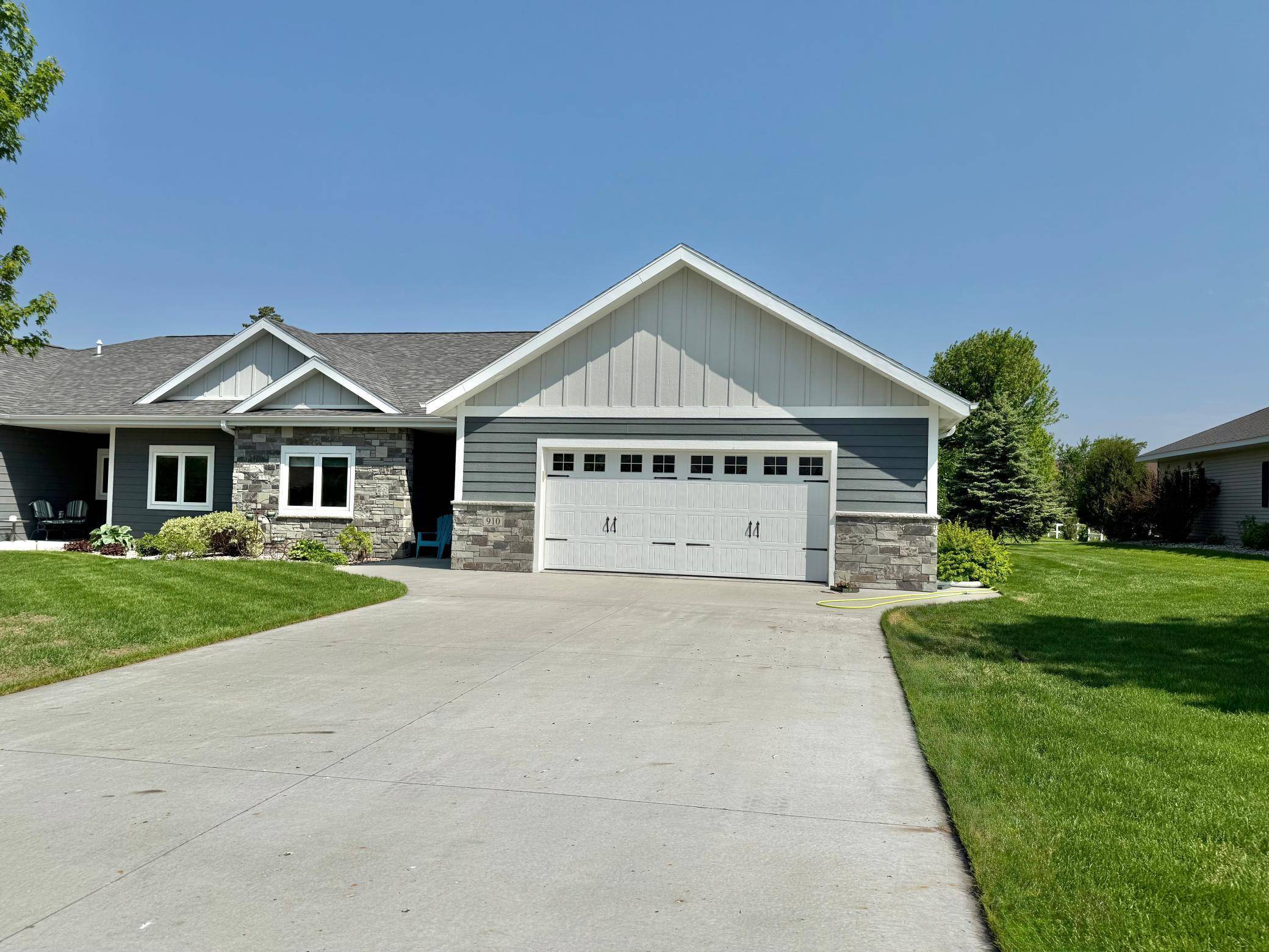 Detroit Lakes, MN 56501,910 Lake Forest CIR