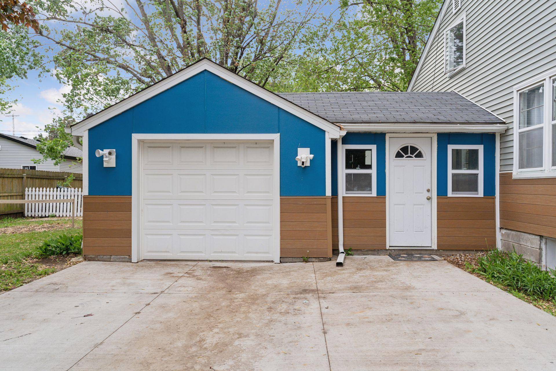South Saint Paul, MN 55075,840 7th AVE S