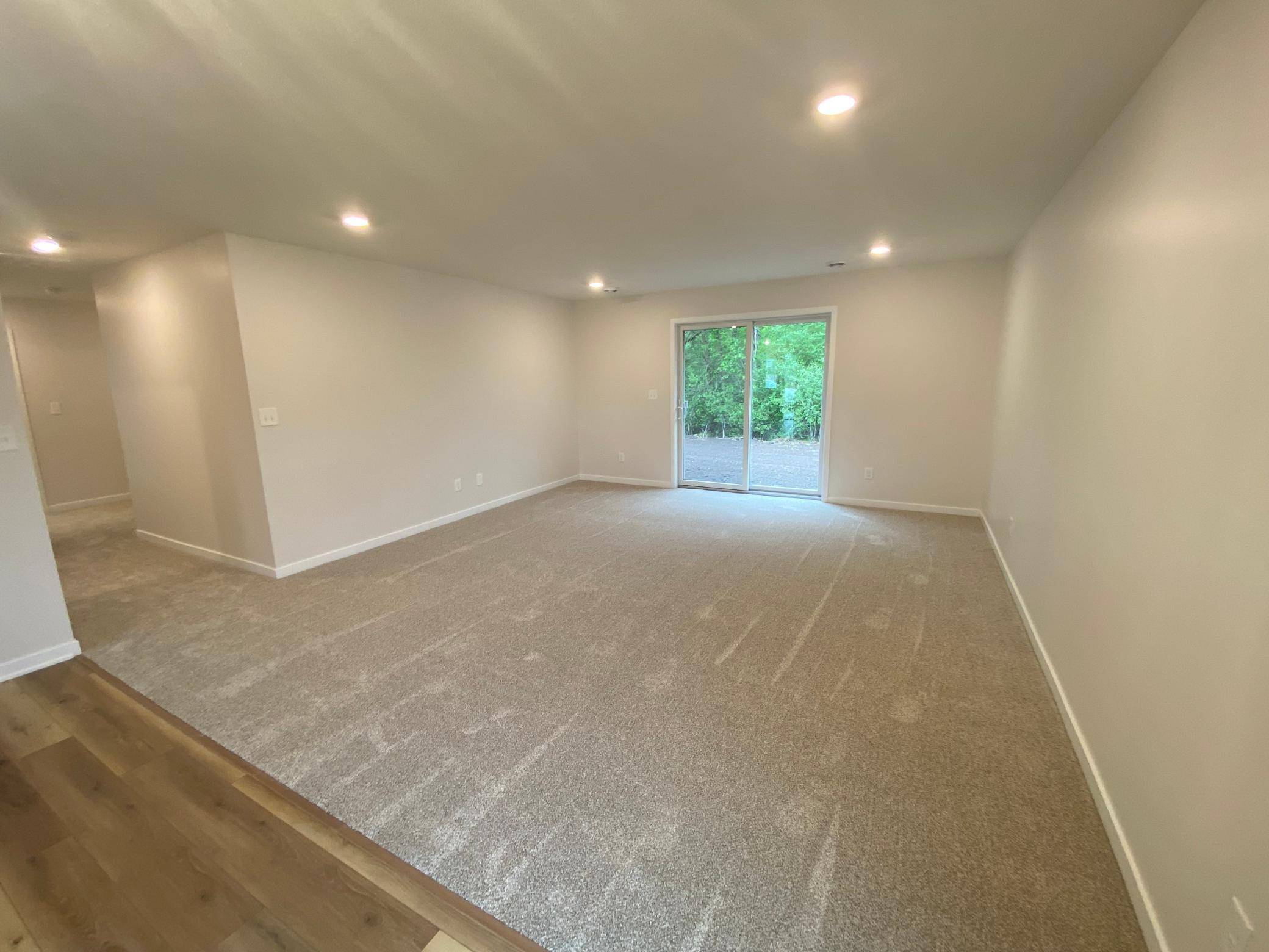 Rochester, MN 55904,1086 Falcon RD SE