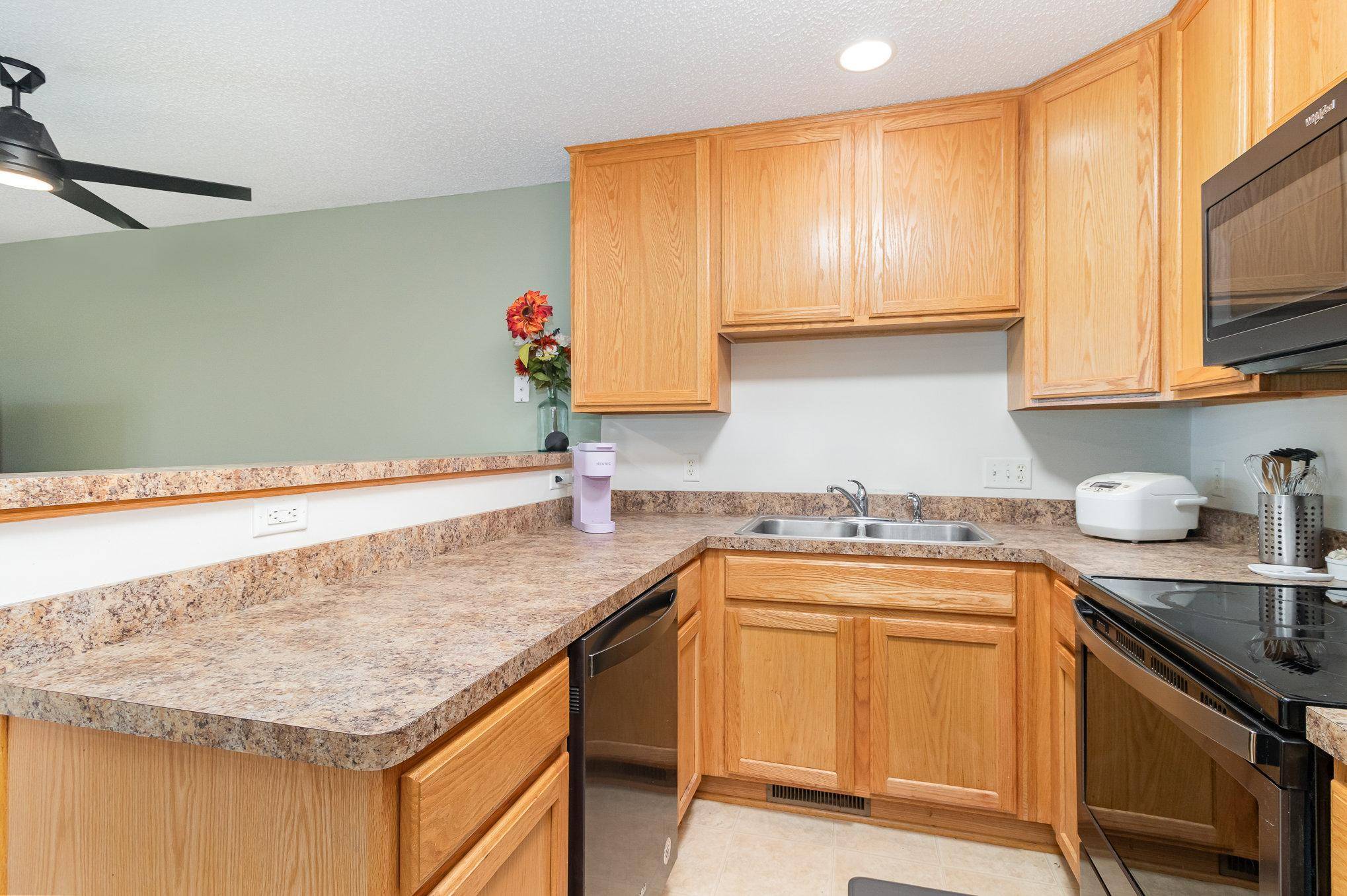 Plymouth, MN 55442,4845 Underwood LN N #G