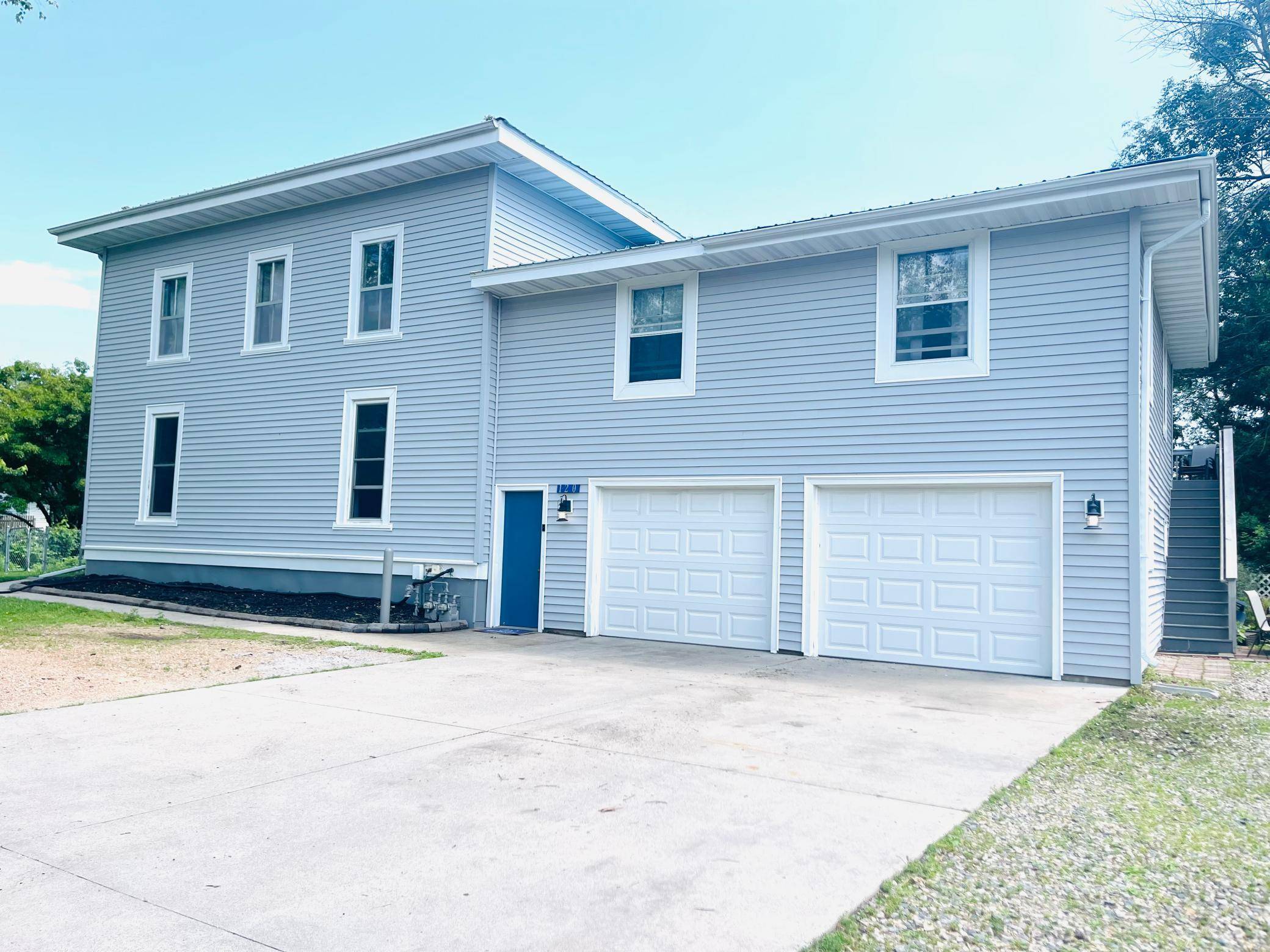Hutchinson, MN 55350,120 Century AVE SE