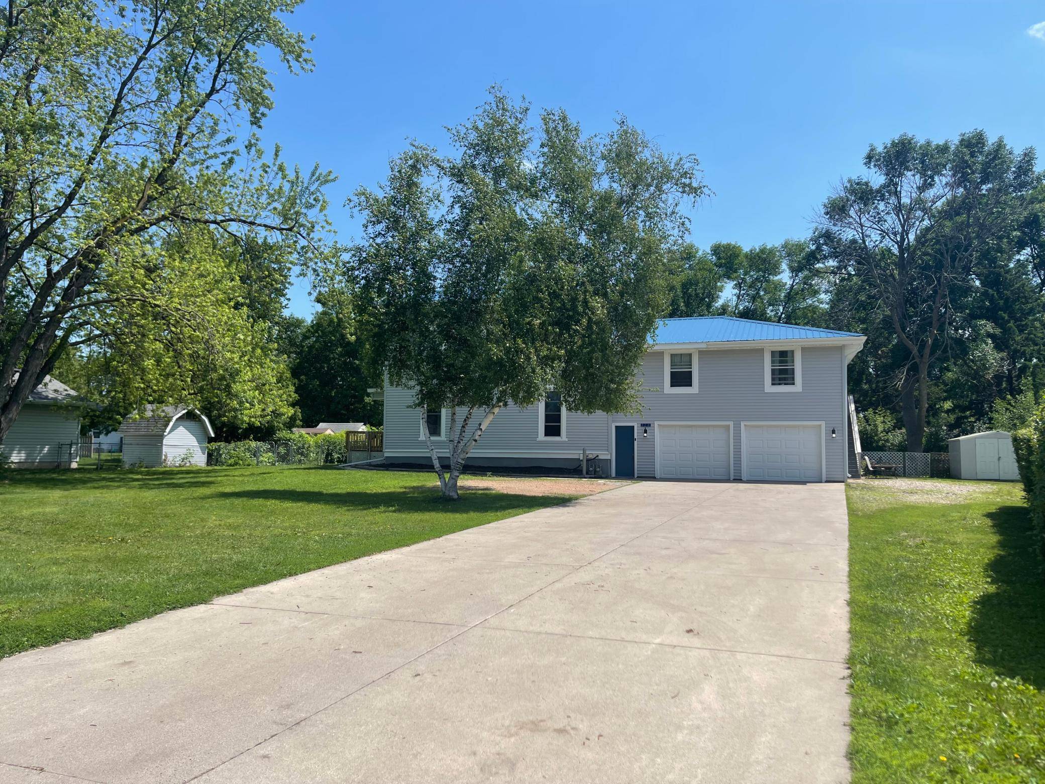 Hutchinson, MN 55350,120 Century AVE SE