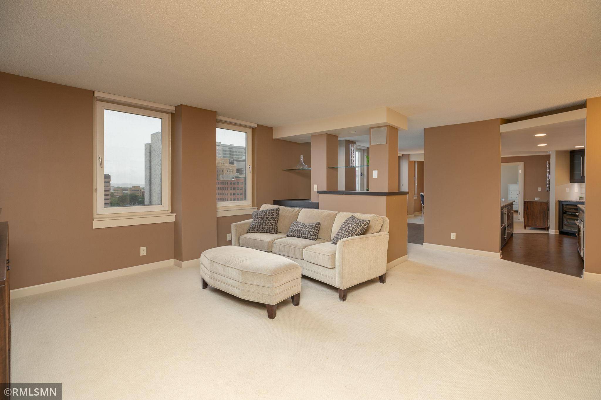 Rochester, MN 55904,220 Broadway AVE S #1211