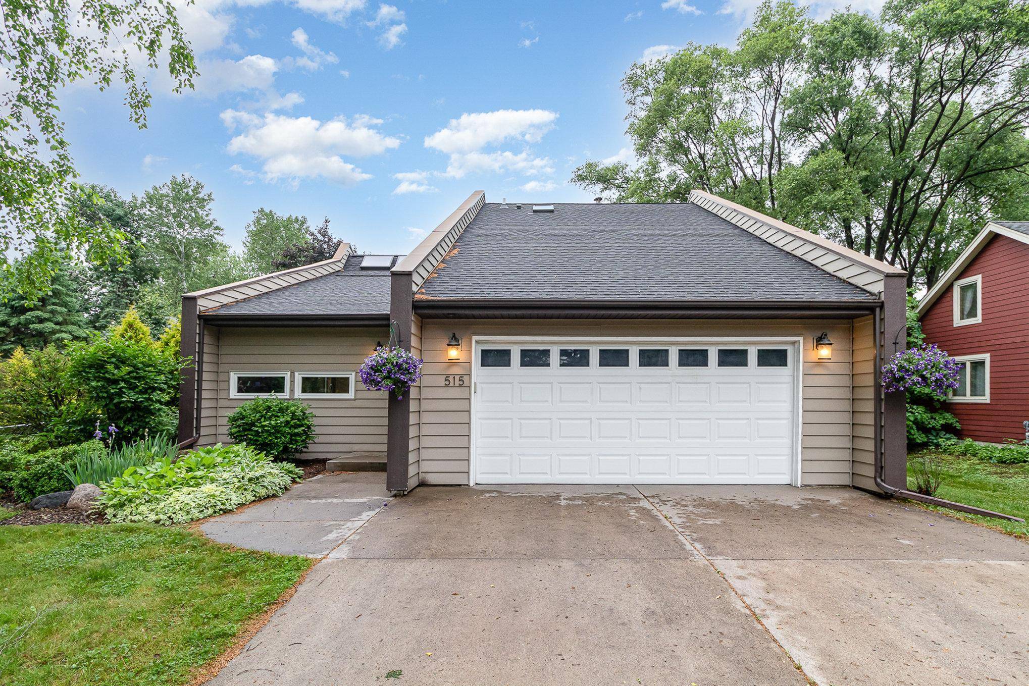 Vadnais Heights, MN 55127,515 Koehler RD