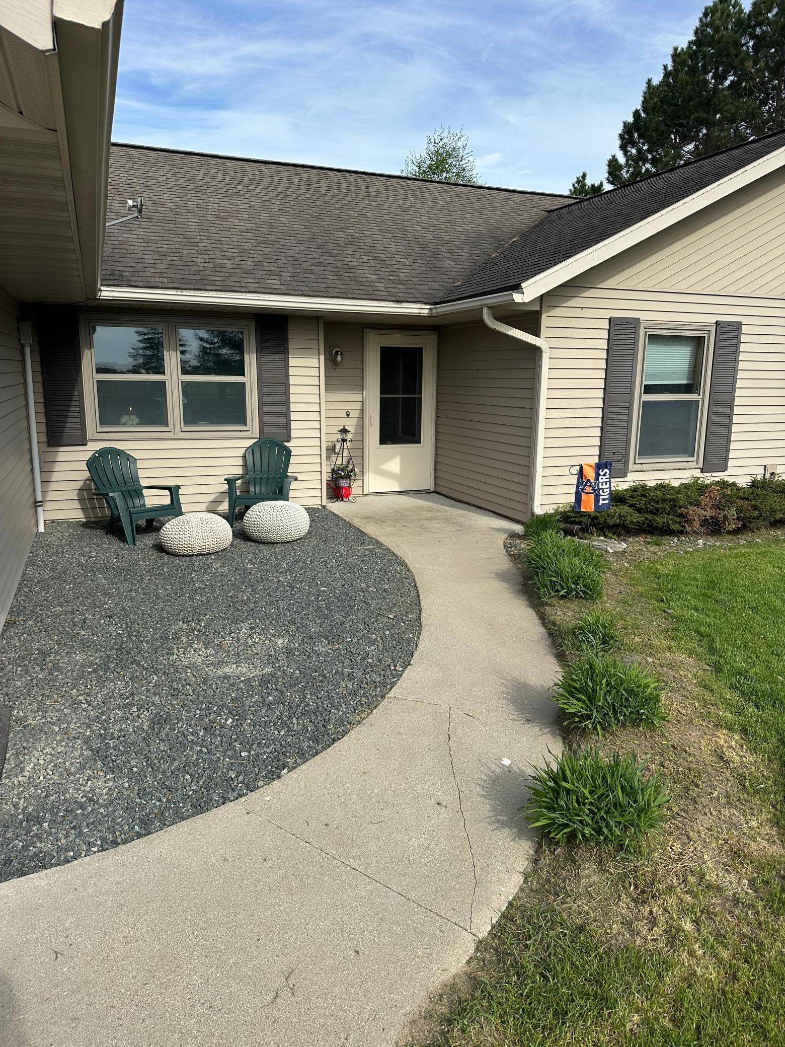 Baudette, MN 56623,976 Winter DR NW