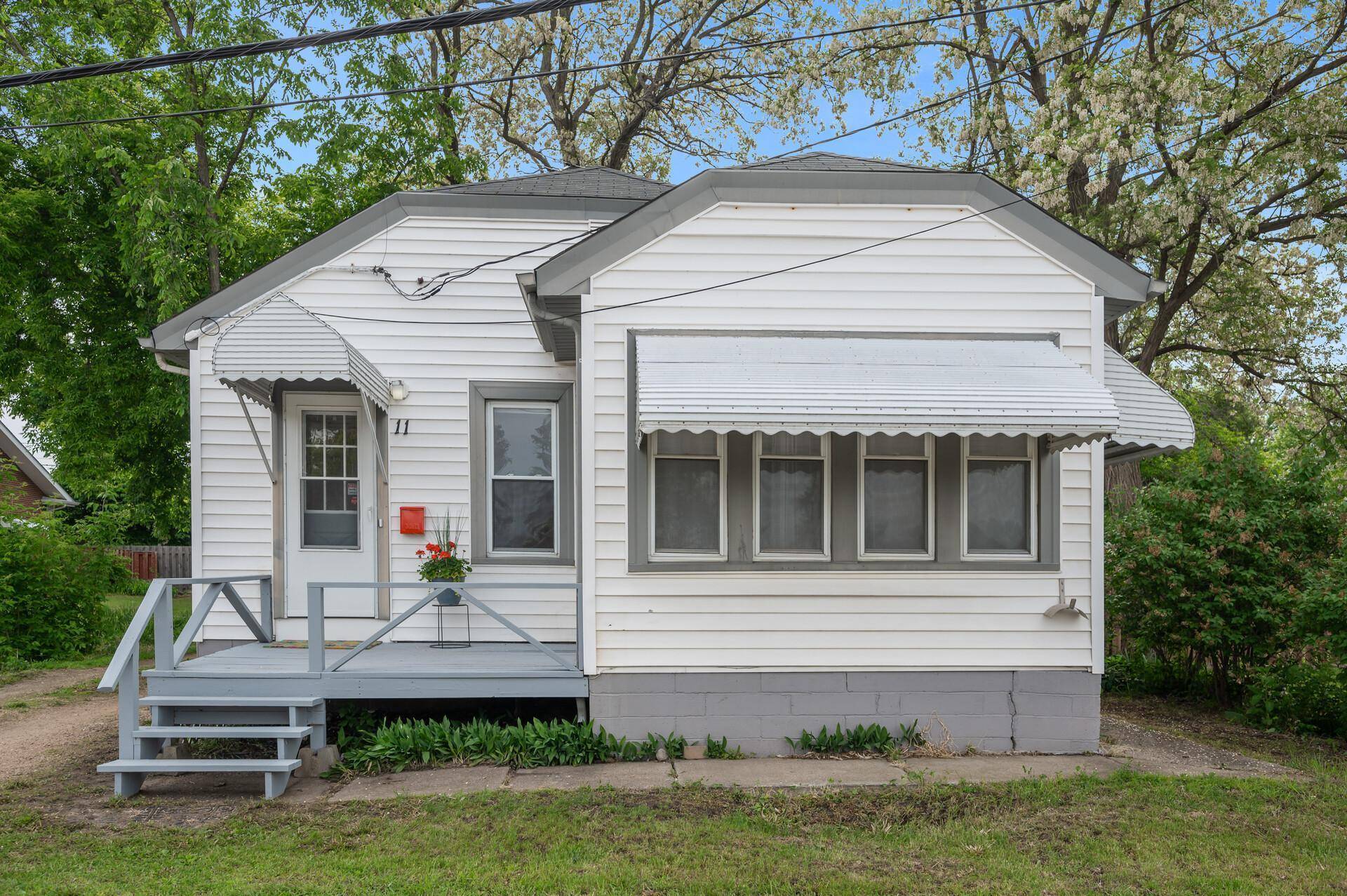 Hopkins, MN 55343,11 Blake RD S