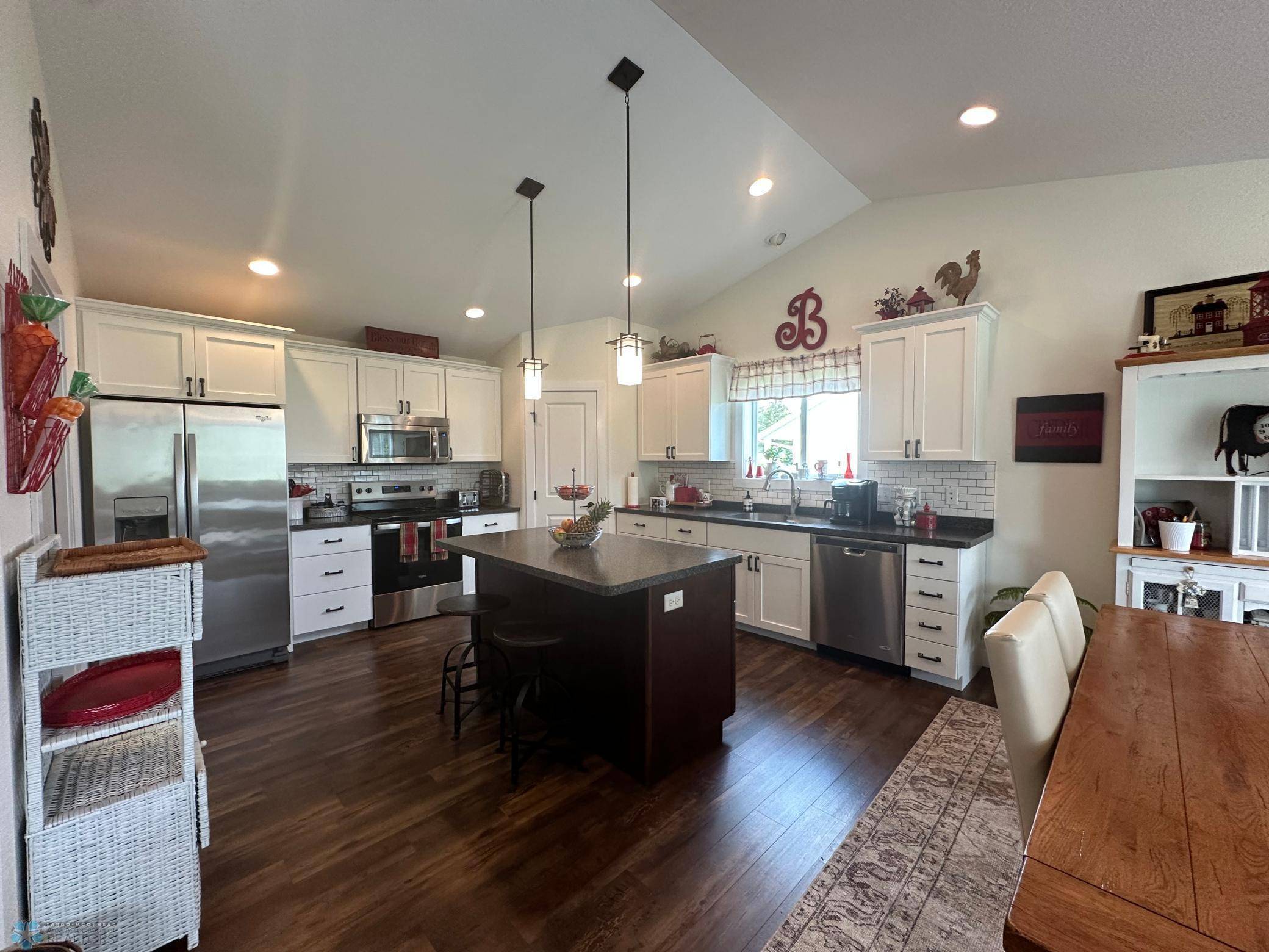 Detroit Lakes, MN 56501,879 Longview DR
