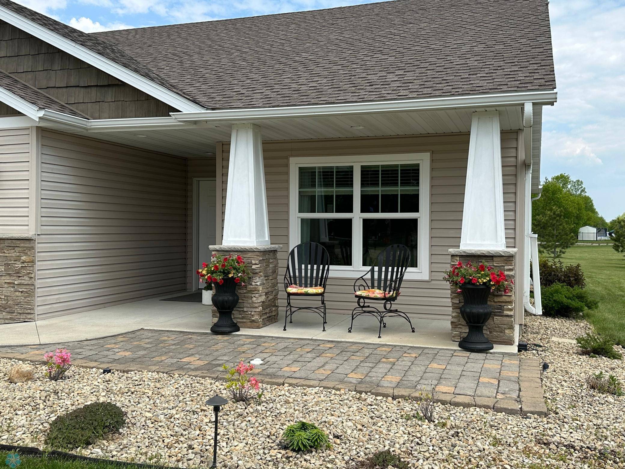 Detroit Lakes, MN 56501,879 Longview DR