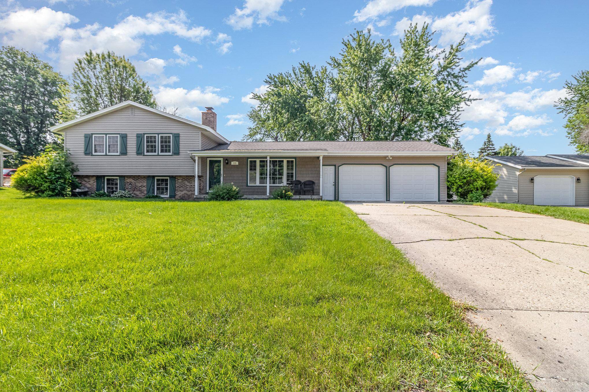 Le Sueur, MN 56058,155 Outer DR