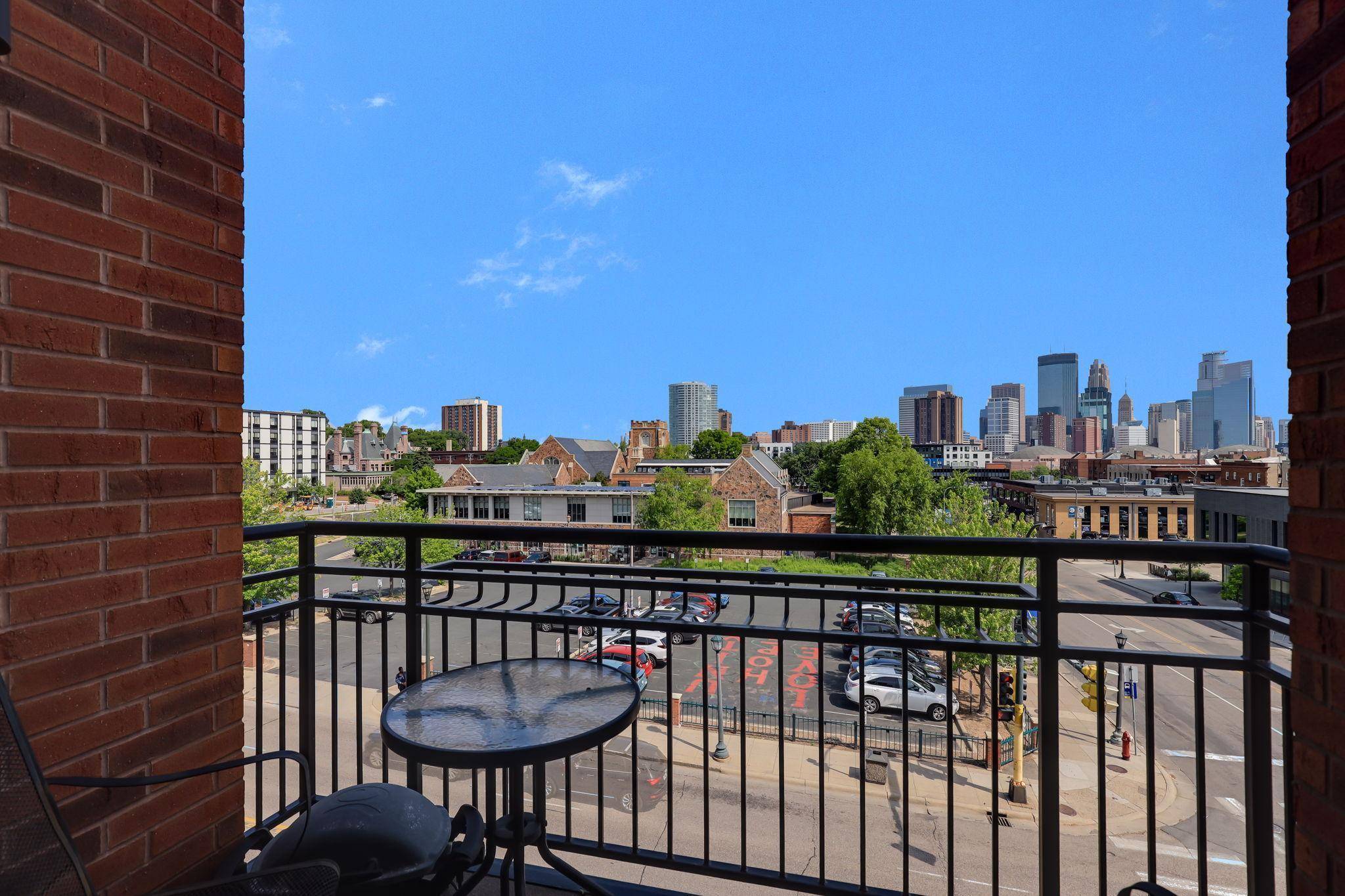 Minneapolis, MN 55404,9 W Franklin AVE #313