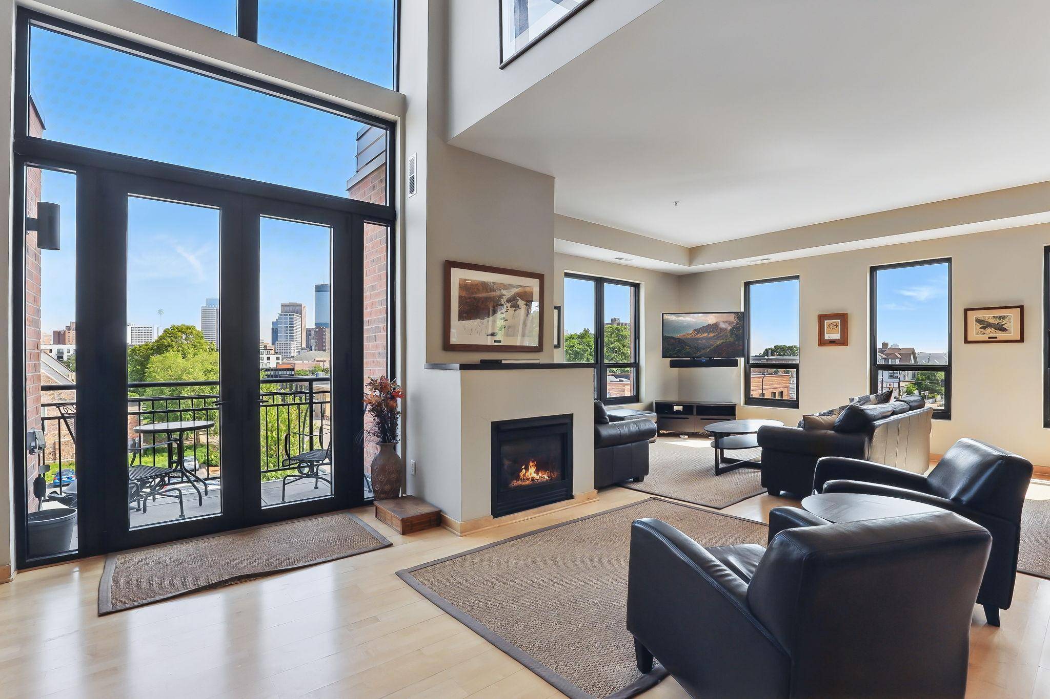 Minneapolis, MN 55404,9 W Franklin AVE #313