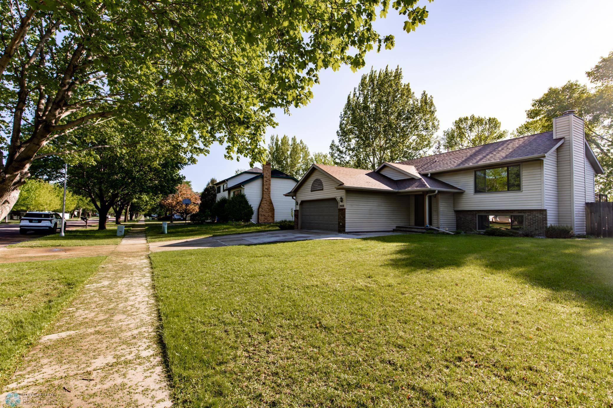 Fargo, ND 58104,3938 15th ST S