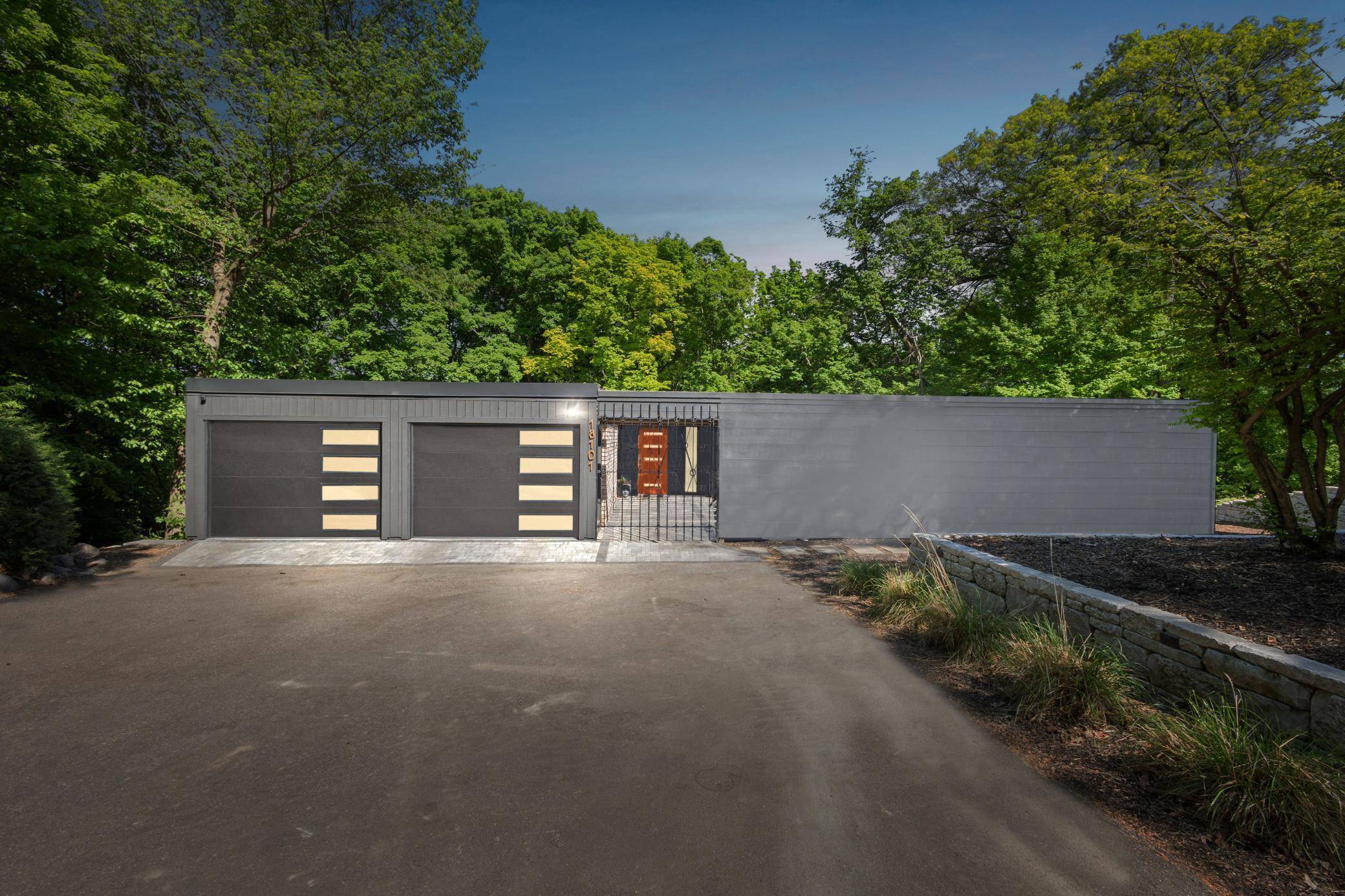 Minnetonka, MN 55345,18101 Woolman DR