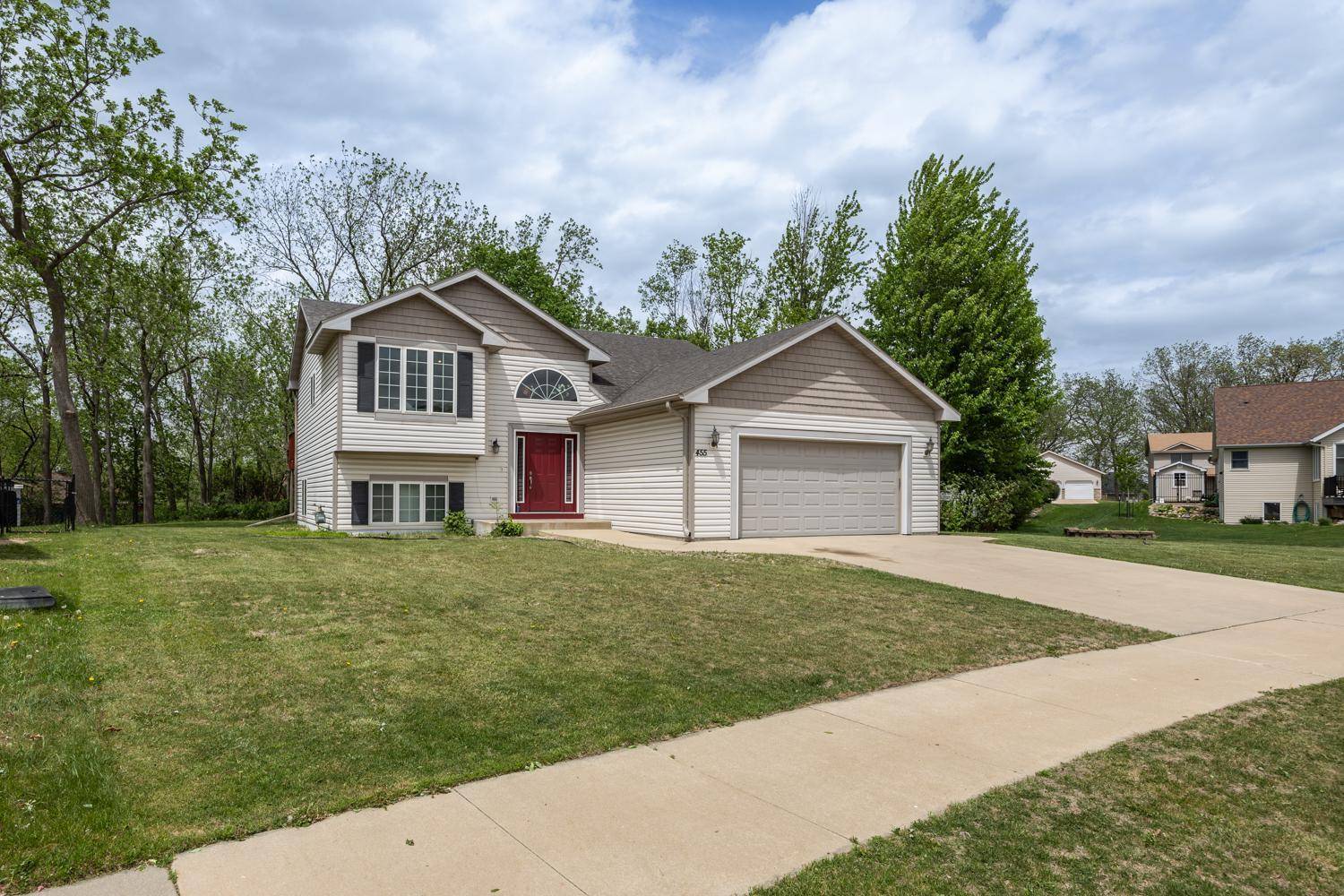 Rochester, MN 55901,455 Manor Ridge DR NW