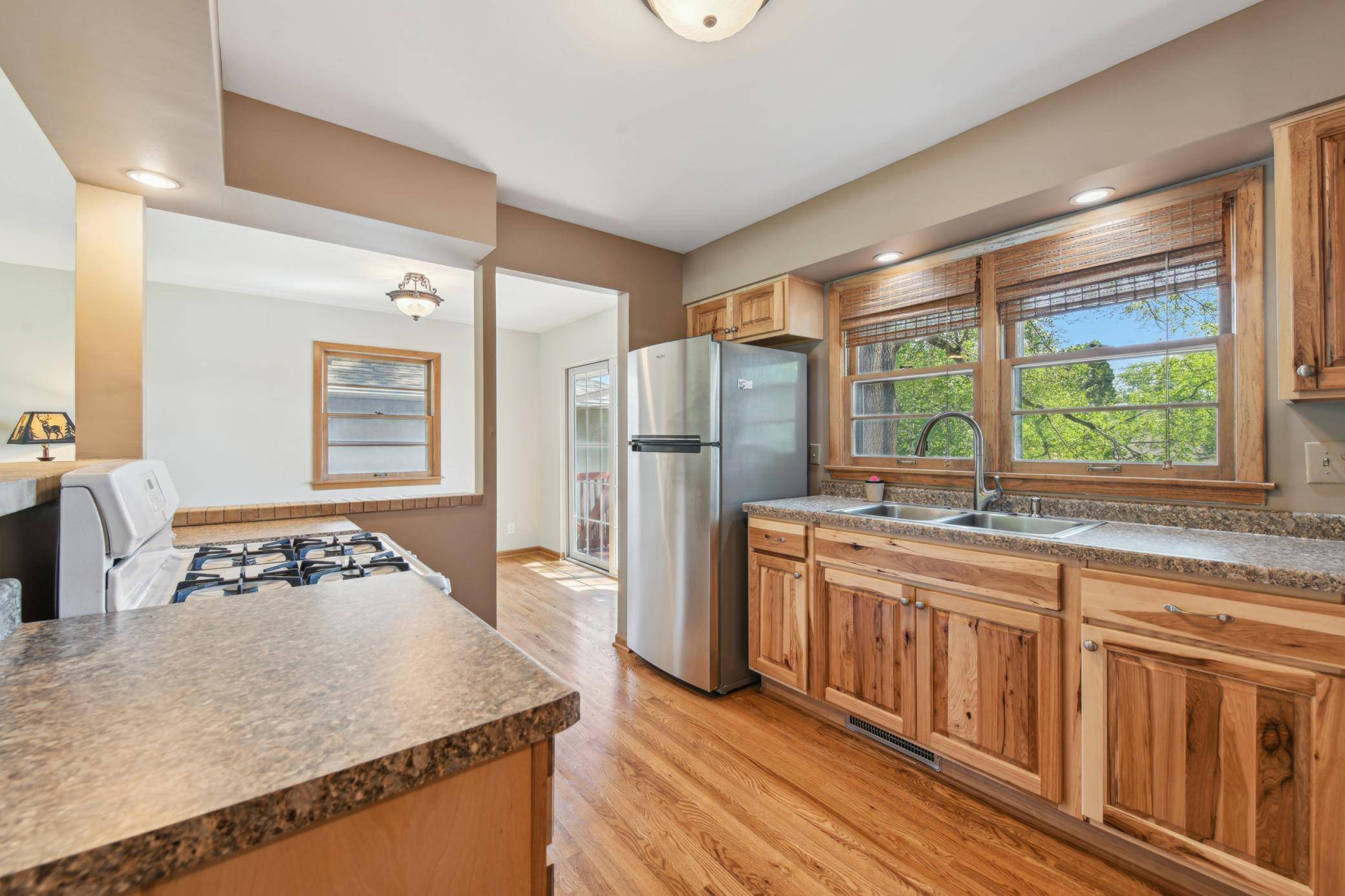 Saint Paul, MN 55106,66 White Bear AVE N