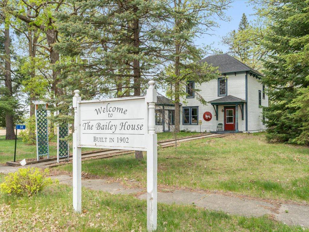 Backus, MN 56435,114 Washburn AVE W