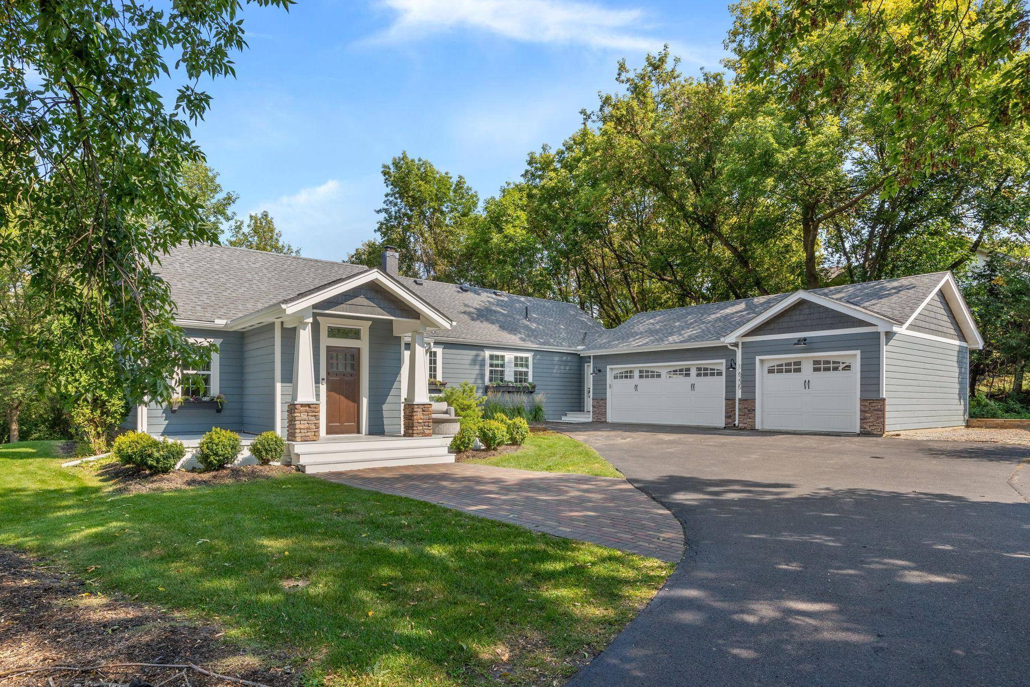 Eden Prairie, MN 55346,6235 Chatham WAY