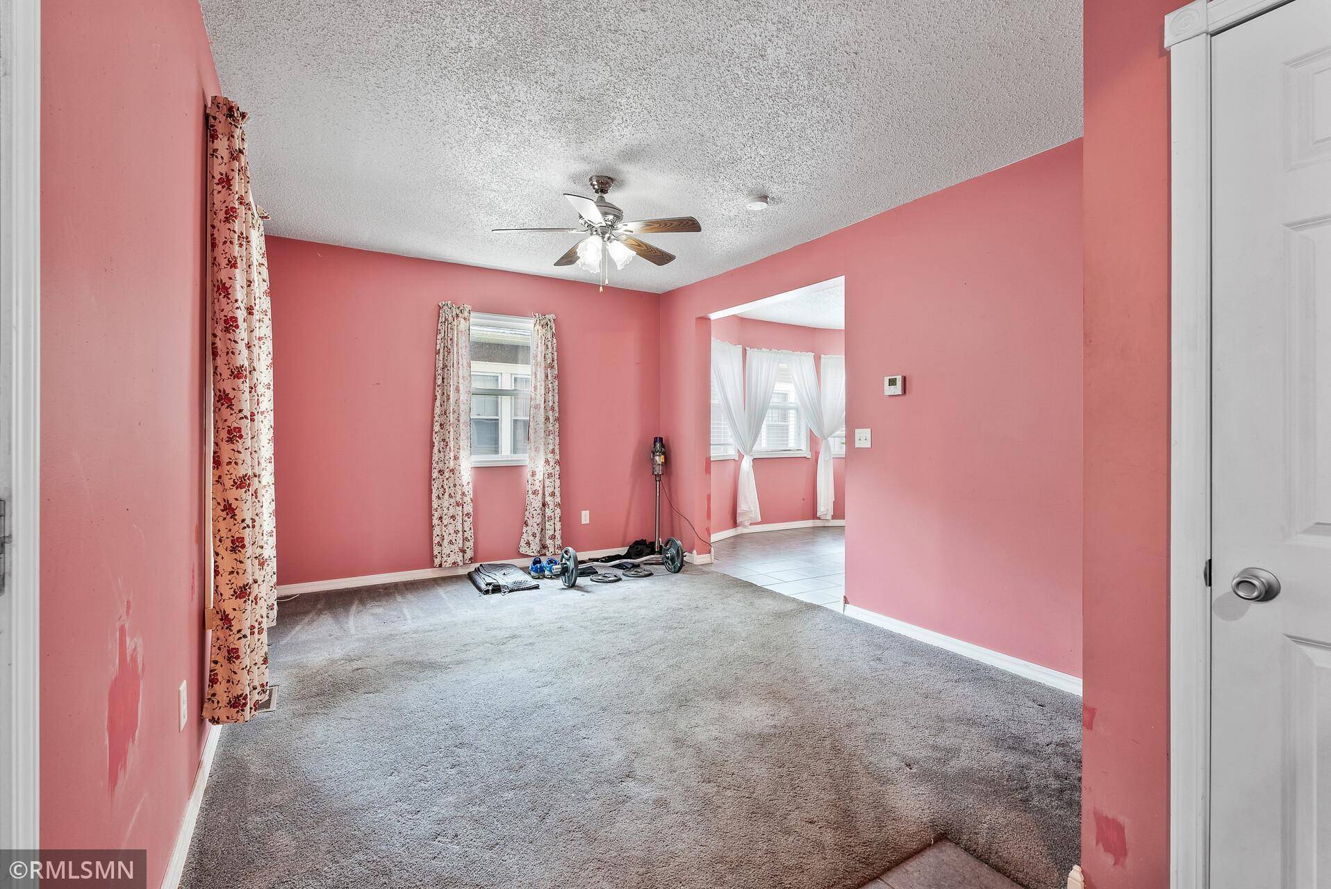 Saint Paul, MN 55106,864 Lawson AVE E
