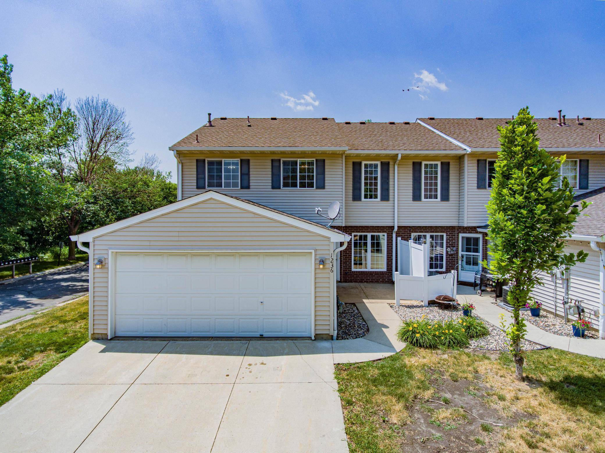 Waconia, MN 55387,1236 Heather LN