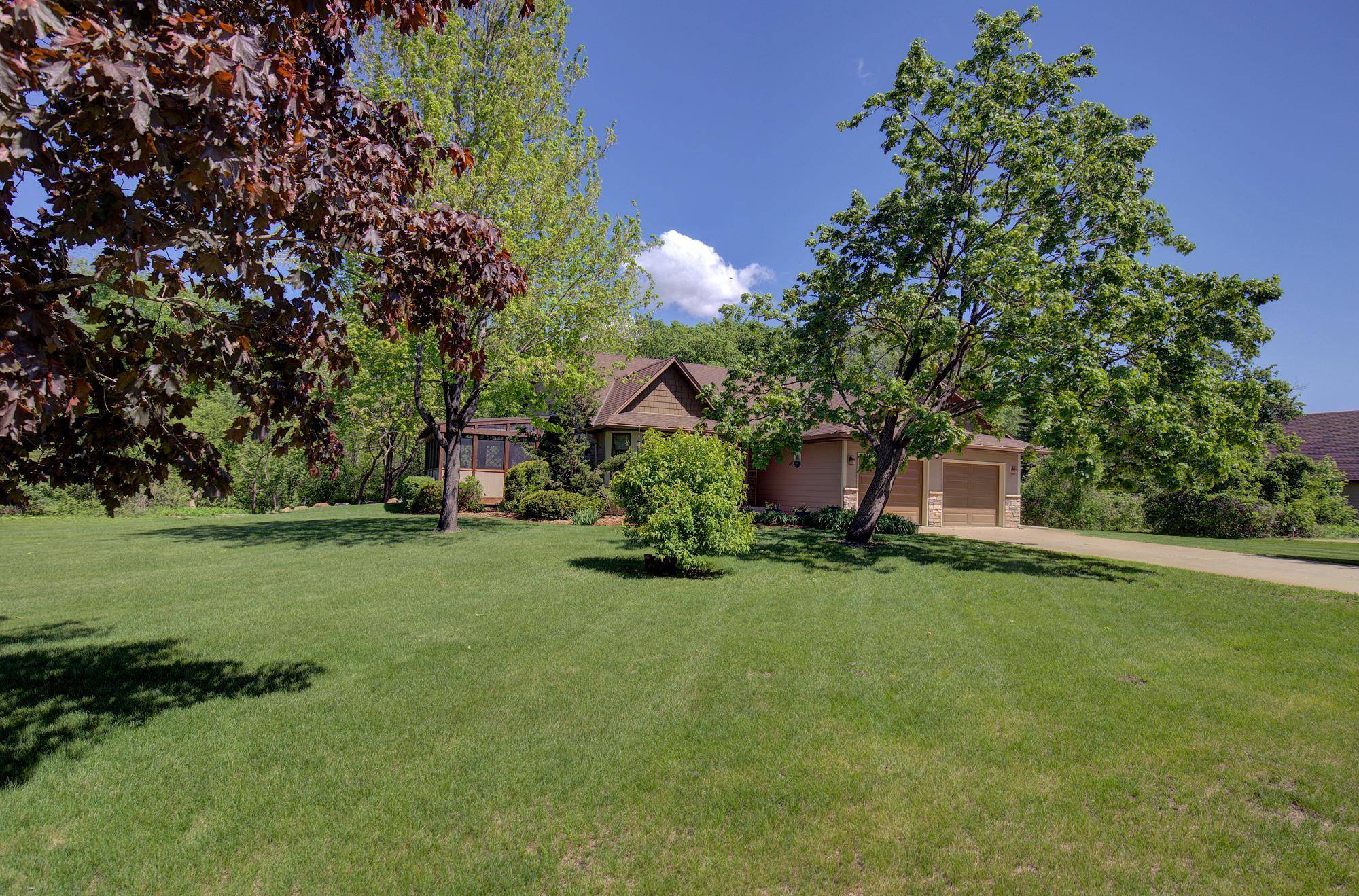 Inver Grove Heights, MN 55121,501 Rolling Hills CIR