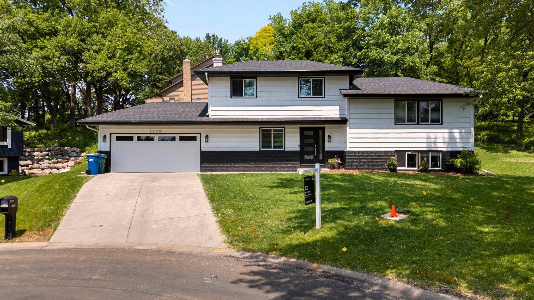 Maple Grove, MN 55311,7190 Annapolis CIR
