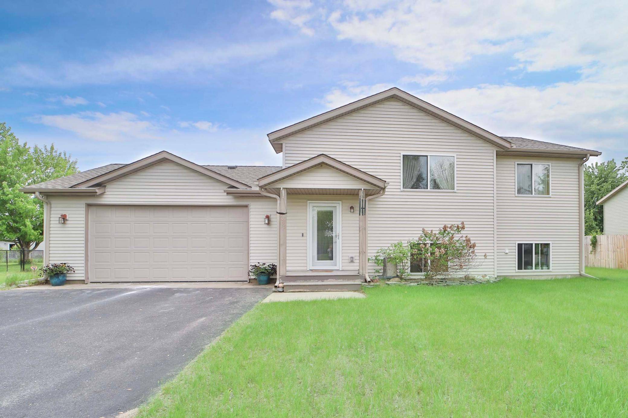 Brainerd, MN 56401,9095 Twins ST