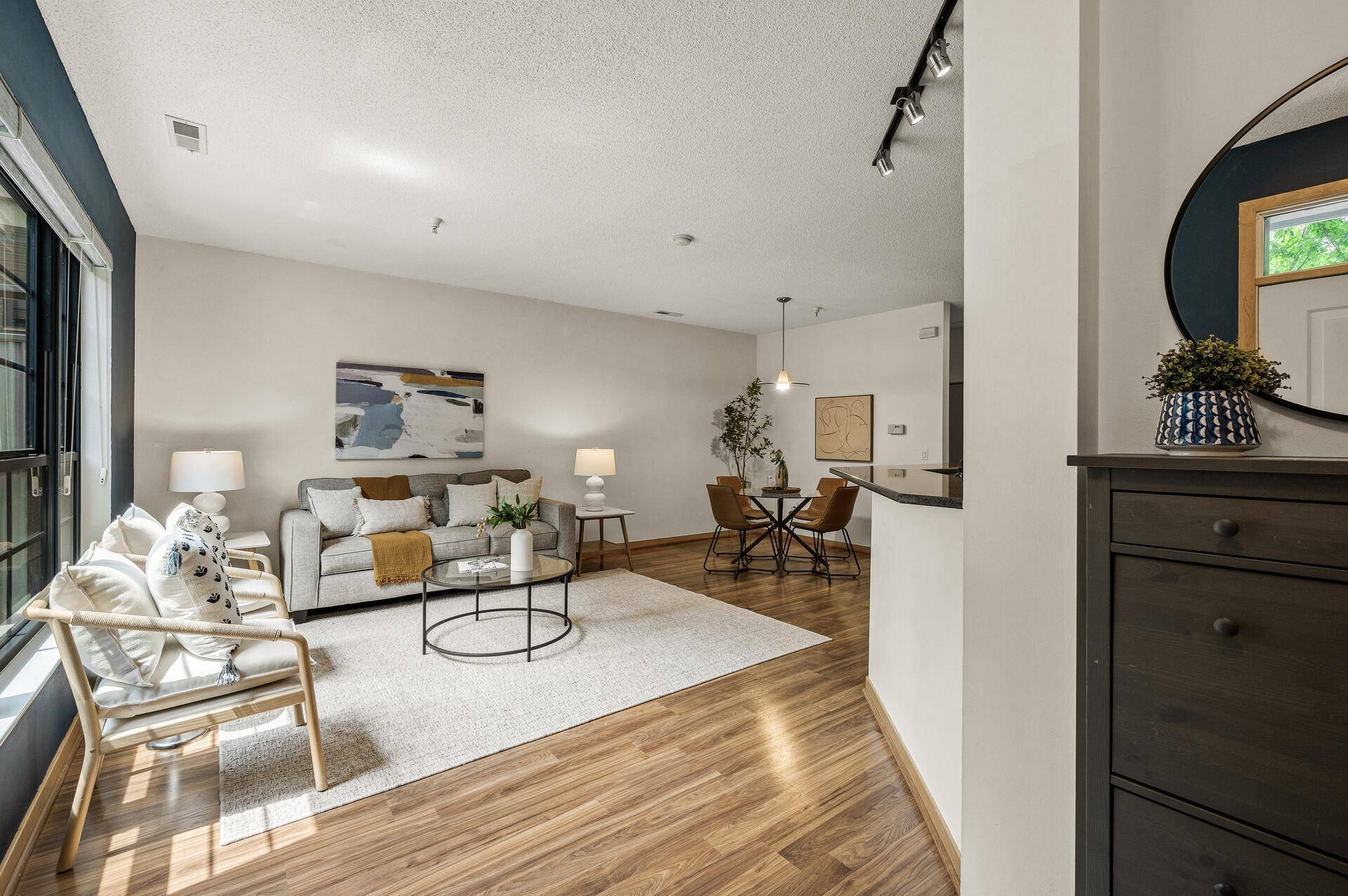 Saint Paul, MN 55114,2566 Ellis AVE #124