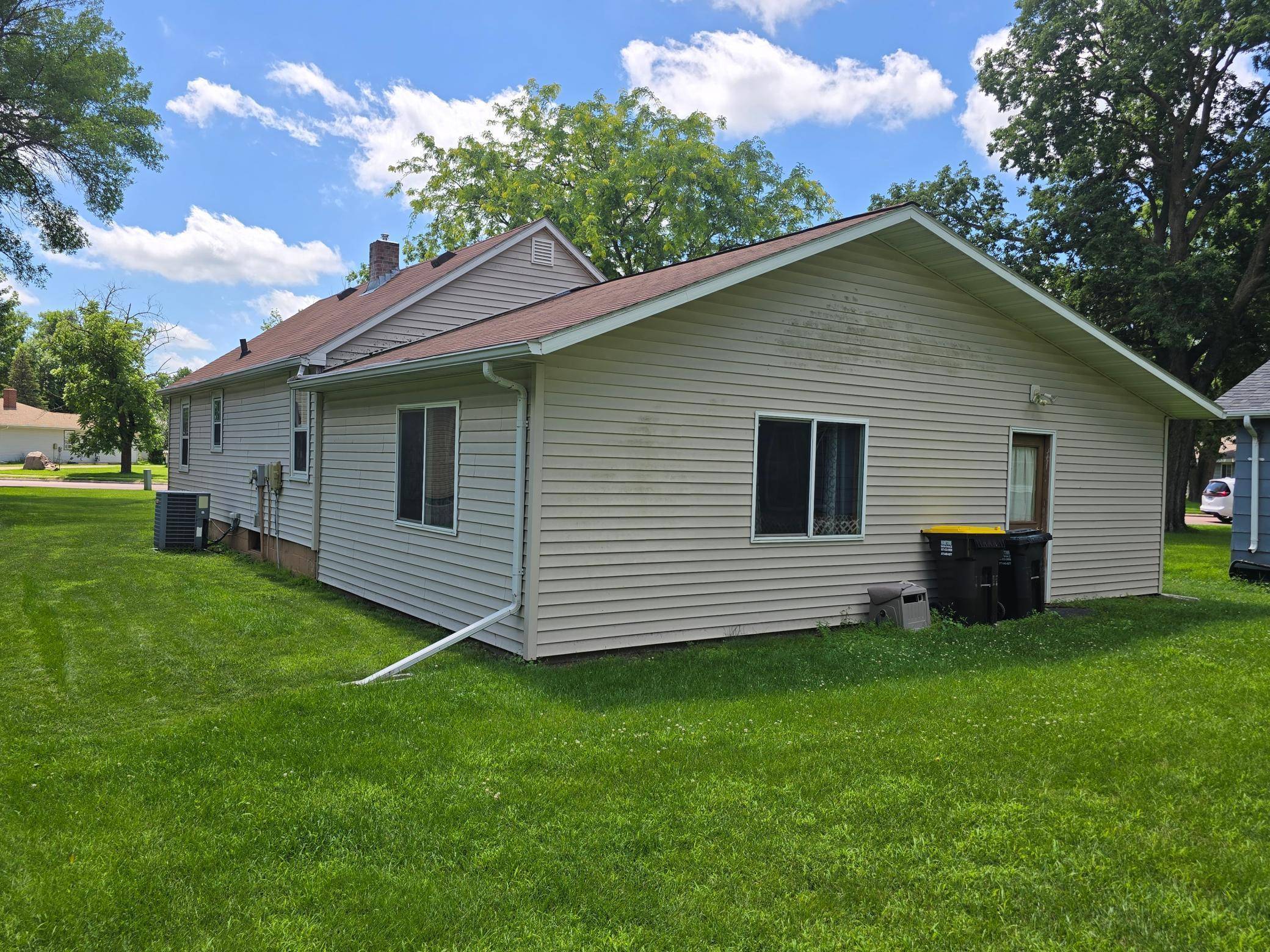 Windom, MN 56101,1156 River RD