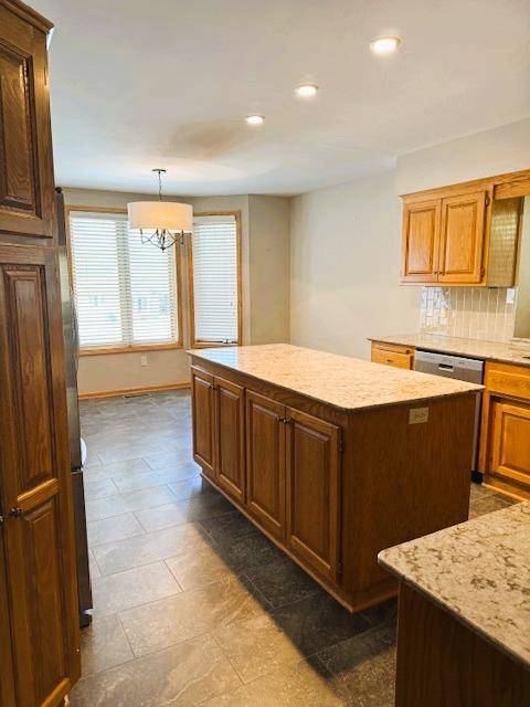 Eden Prairie, MN 55347,9693 Falcons WAY