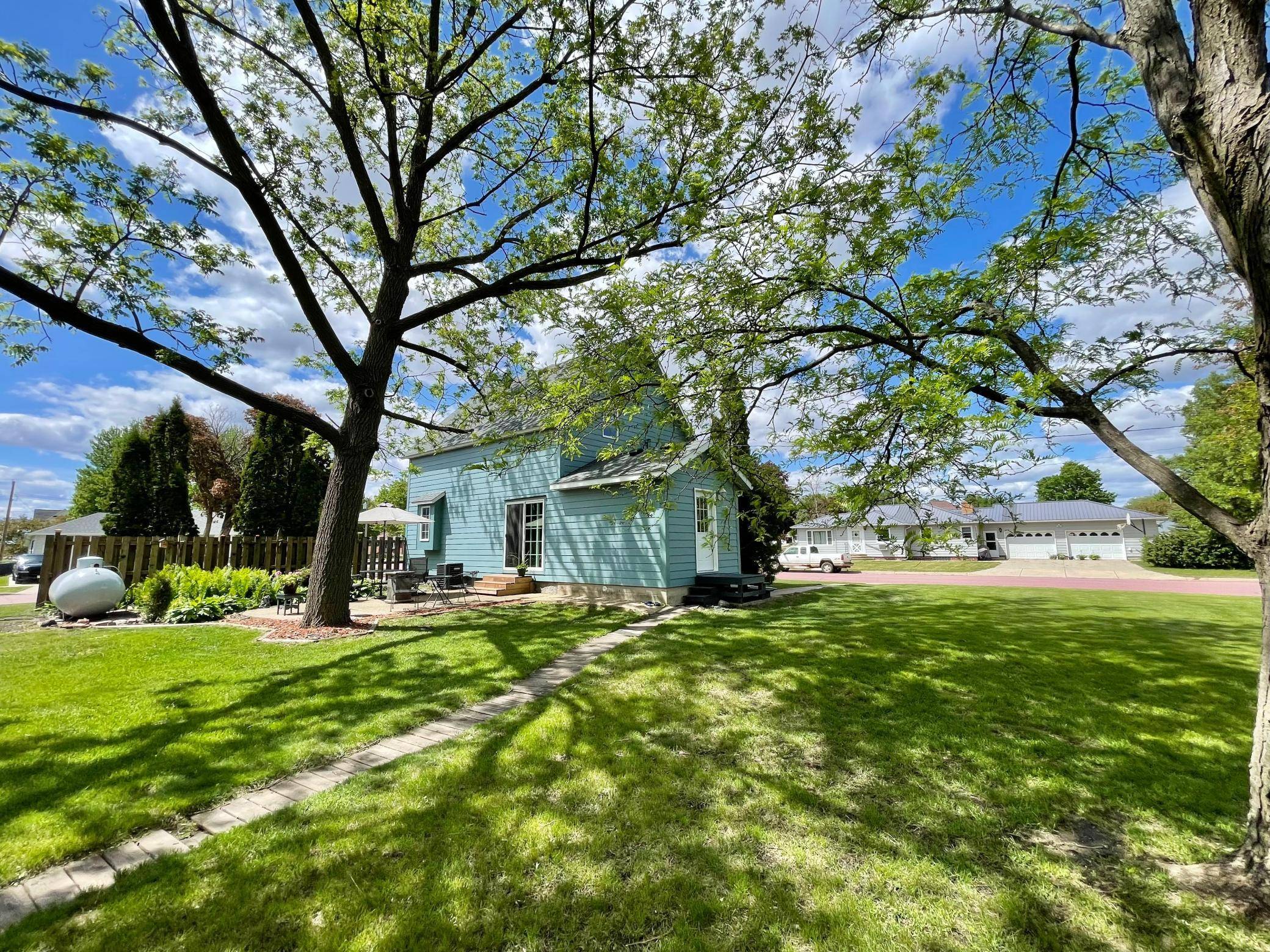 Comfrey, MN 56019,120 Prairie ST N