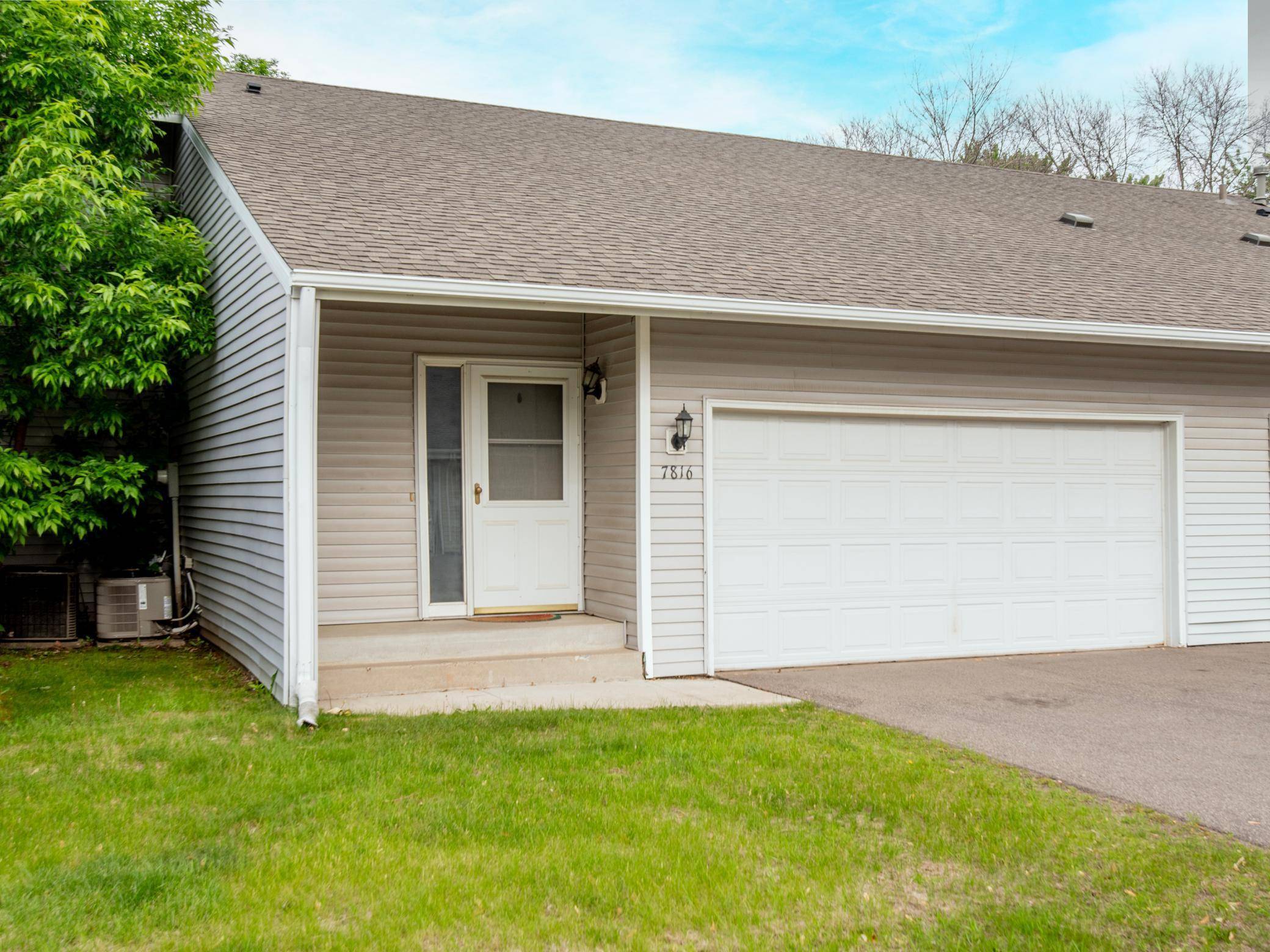 Woodbury, MN 55125,7816 Dunmore RD