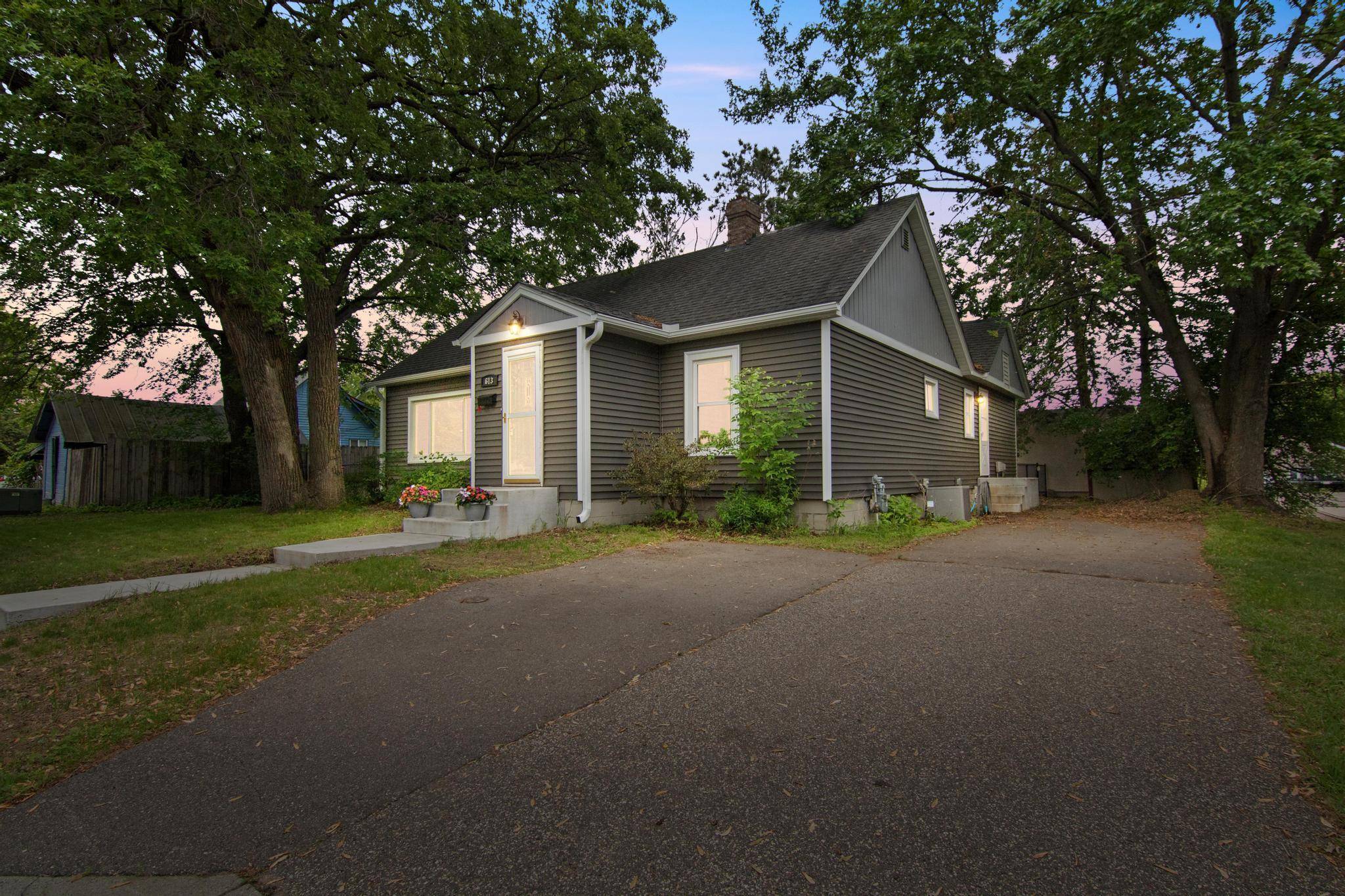 Elk River, MN 55330,613 5th ST NW