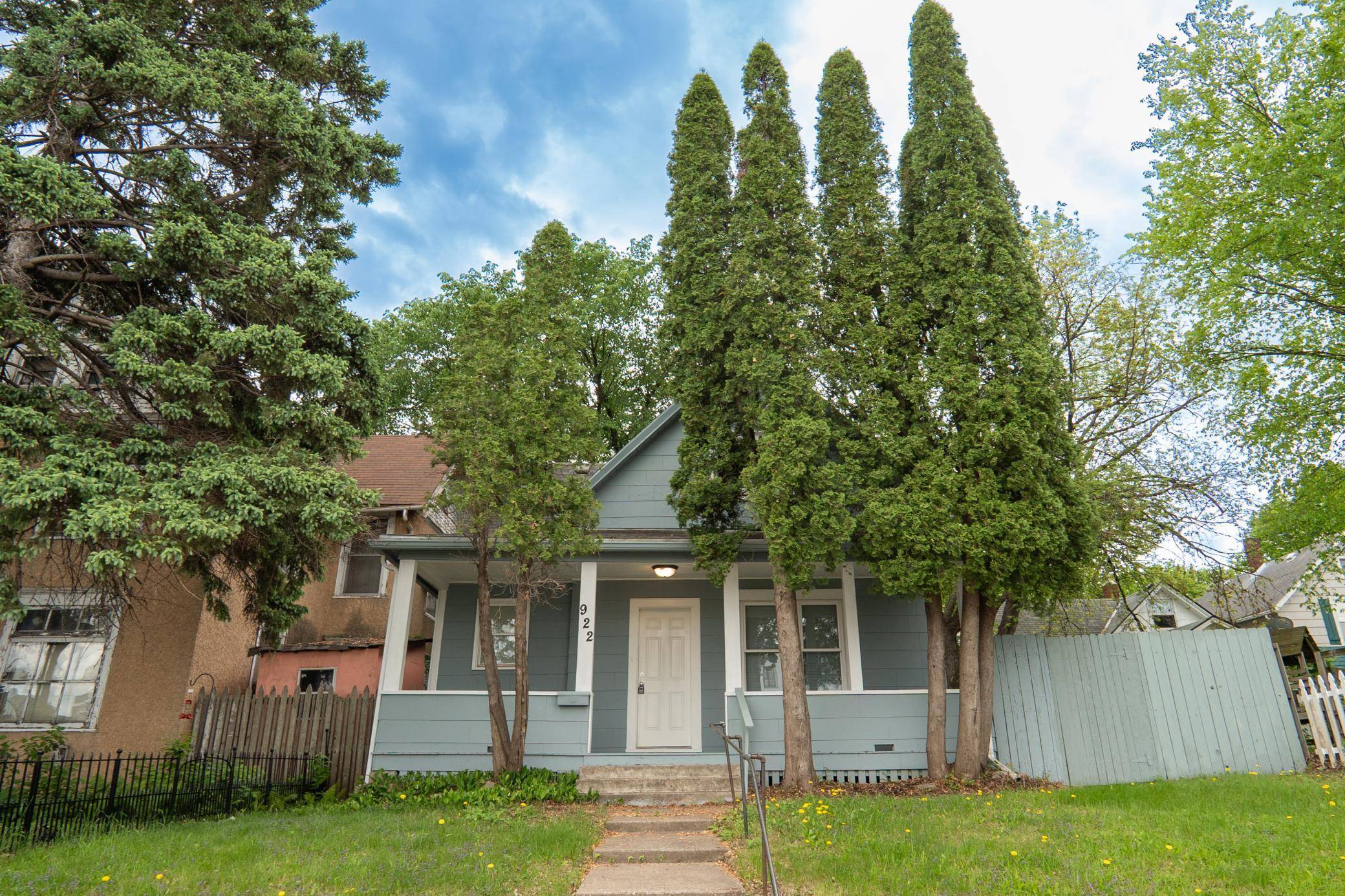 Saint Paul, MN 55106,922 Minnehaha AVE E