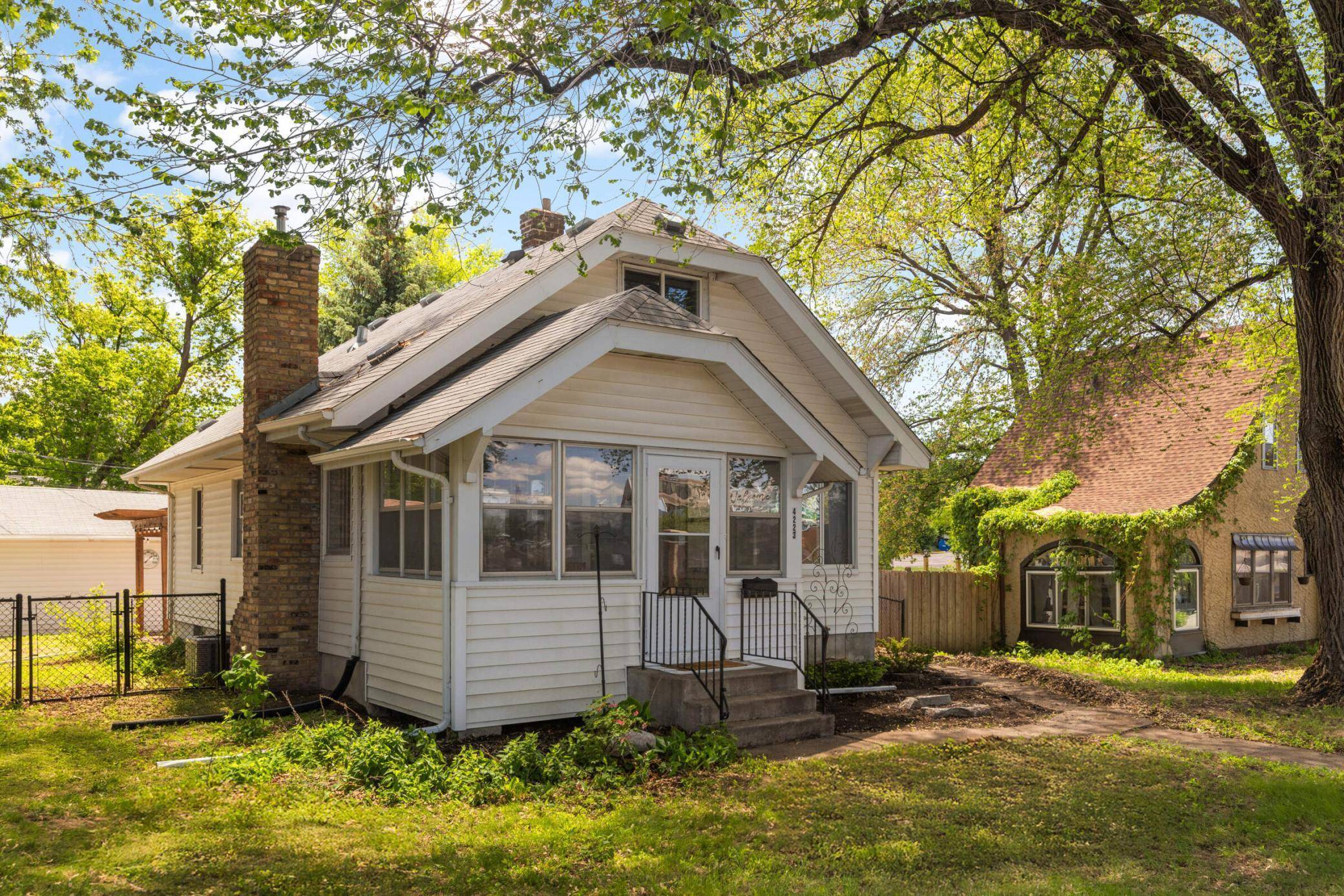 Robbinsdale, MN 55422,4223 40th AVE N