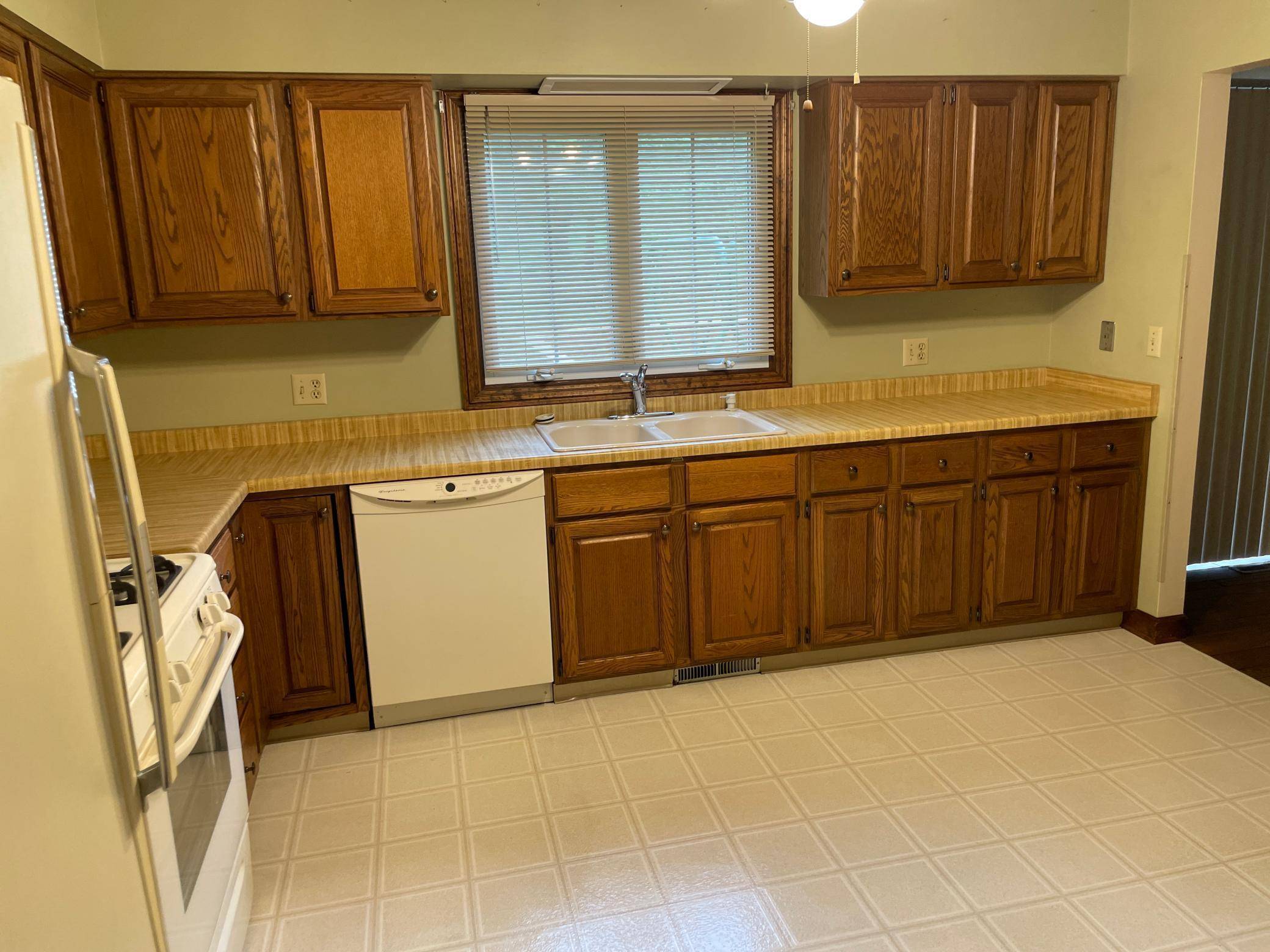 Woodbury, MN 55125,7765 Woodpark BLVD