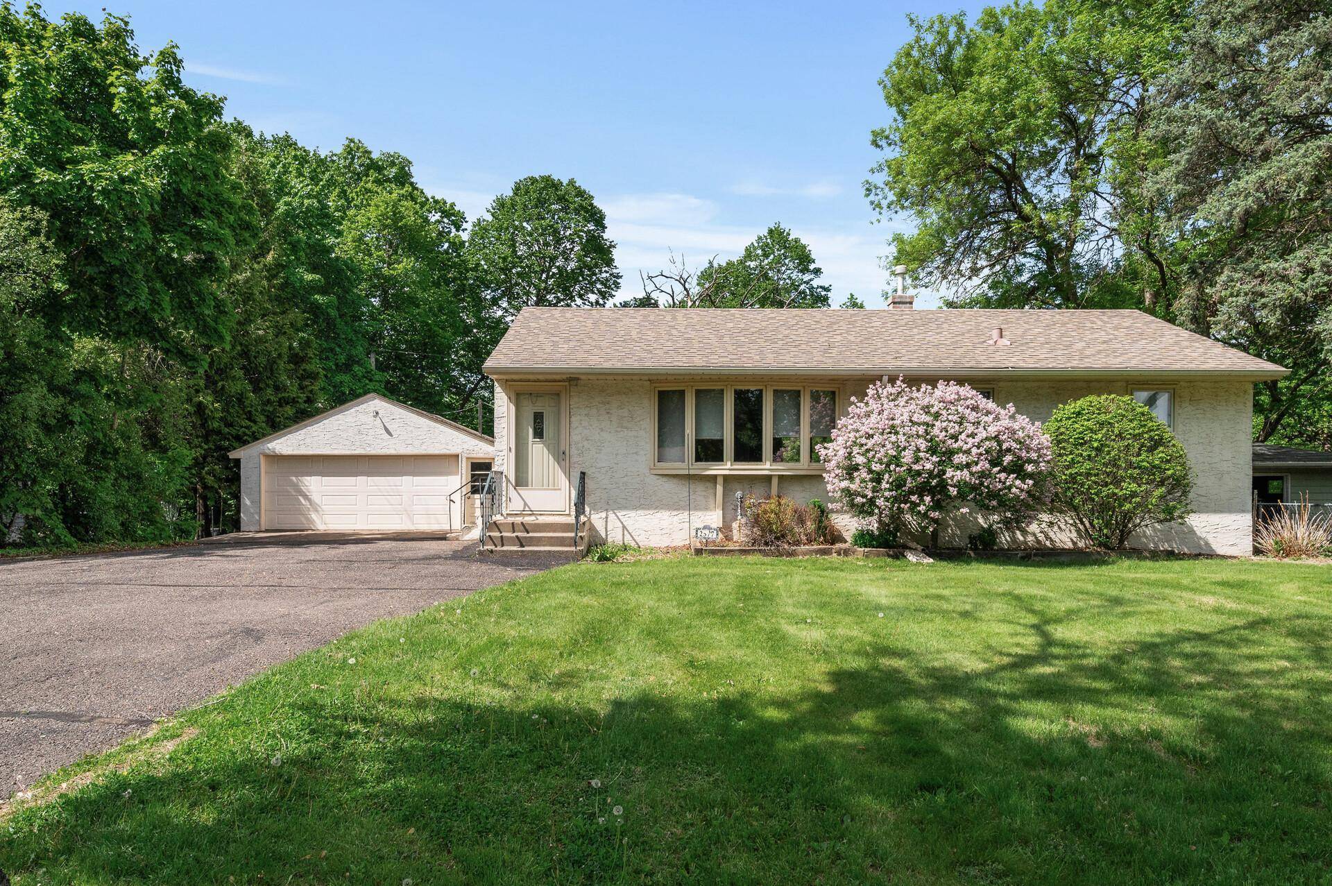 Maplewood, MN 55119,2577 Mayer LN E
