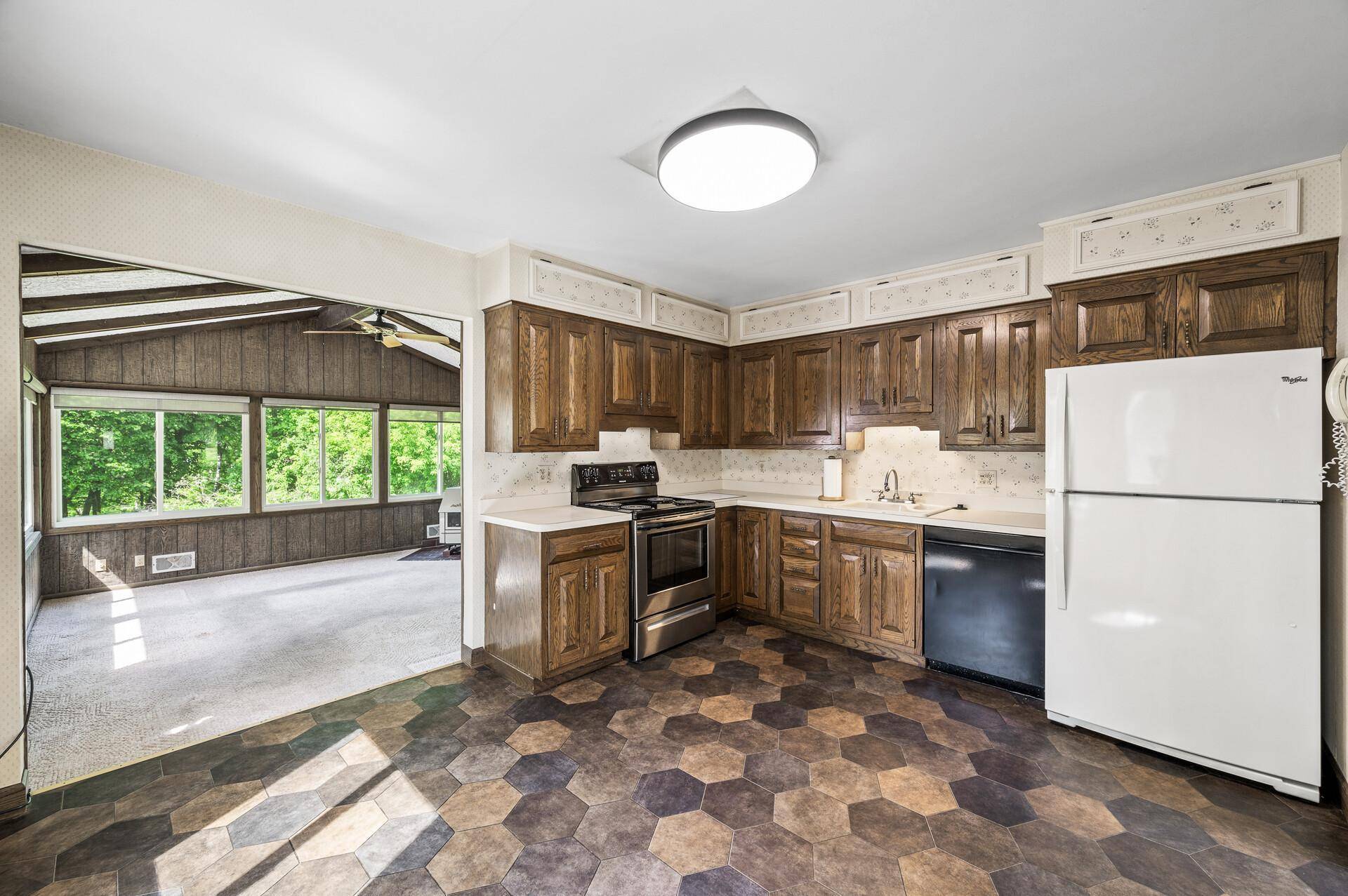 Maplewood, MN 55119,2577 Mayer LN E