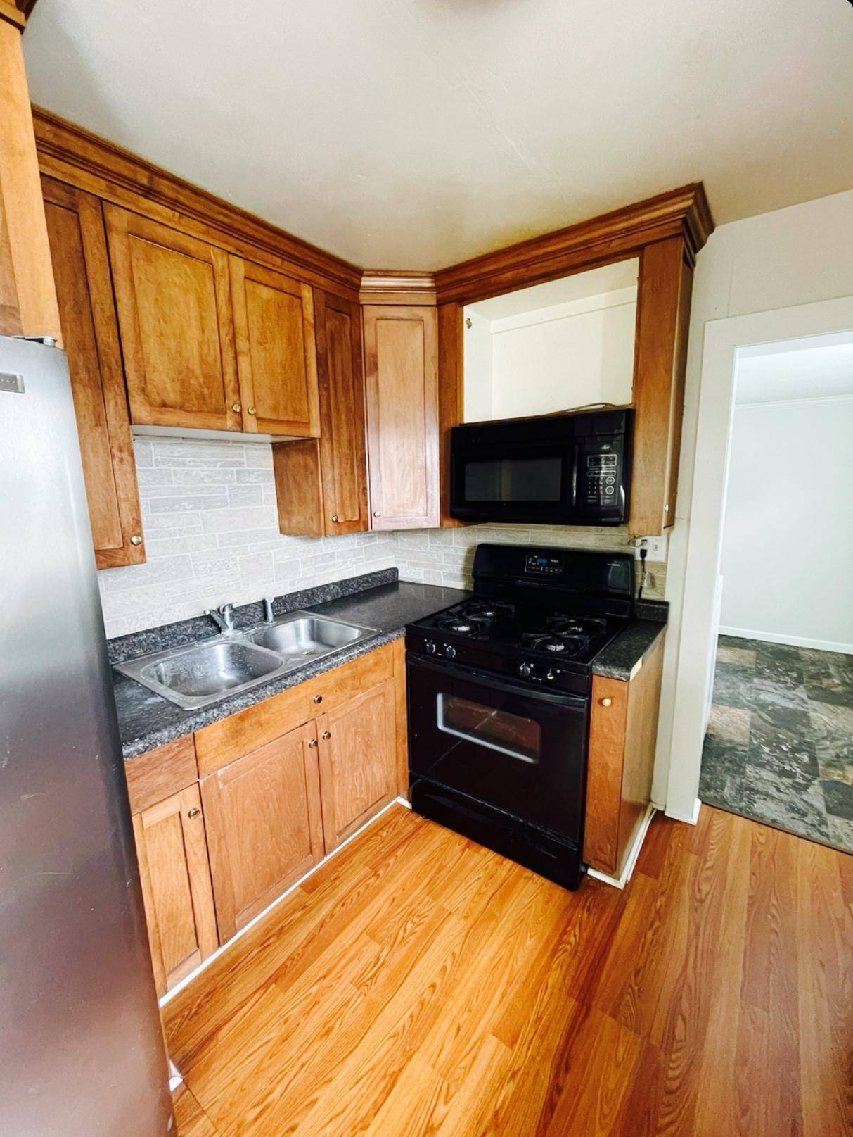 Faribault, MN 55021,415 Francis ST