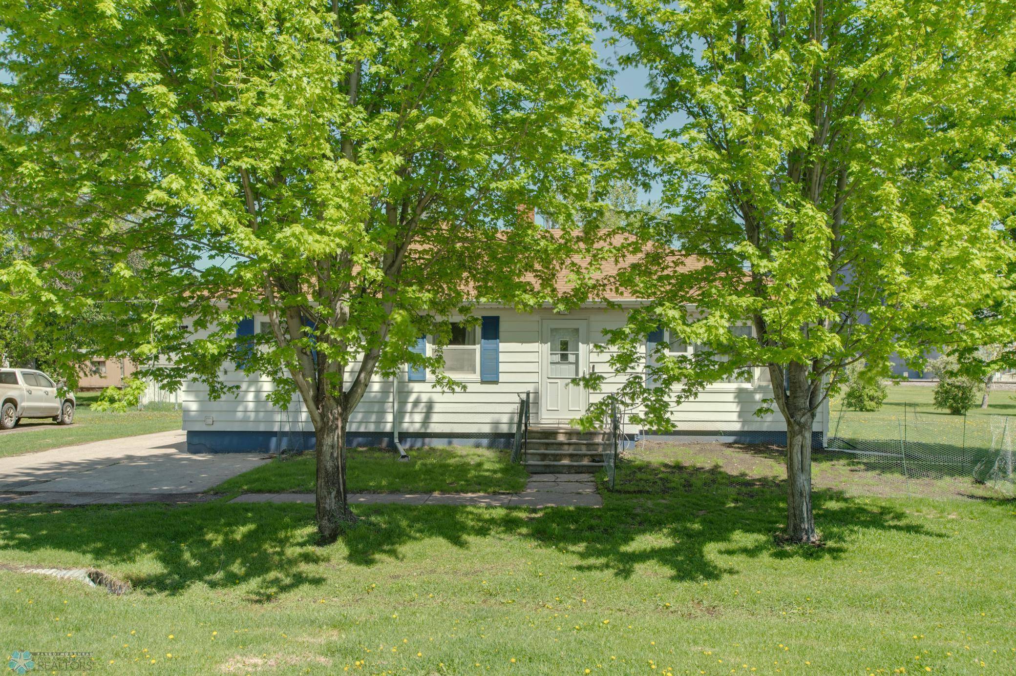 Grandin, ND 58038,322 4th ST