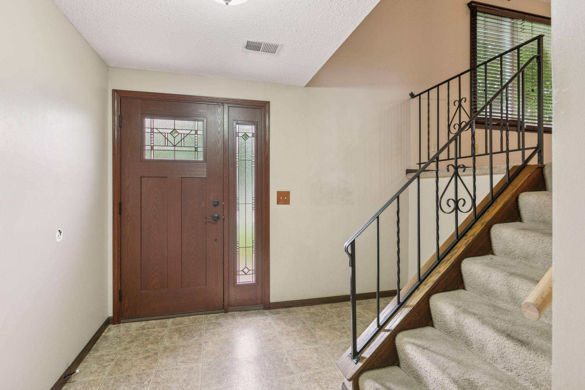 Vadnais Heights, MN 55127,4499 Oakhurst AVE