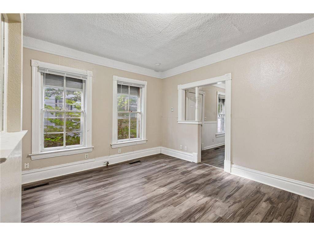 Saint Paul, MN 55103,481 Edmund AVE