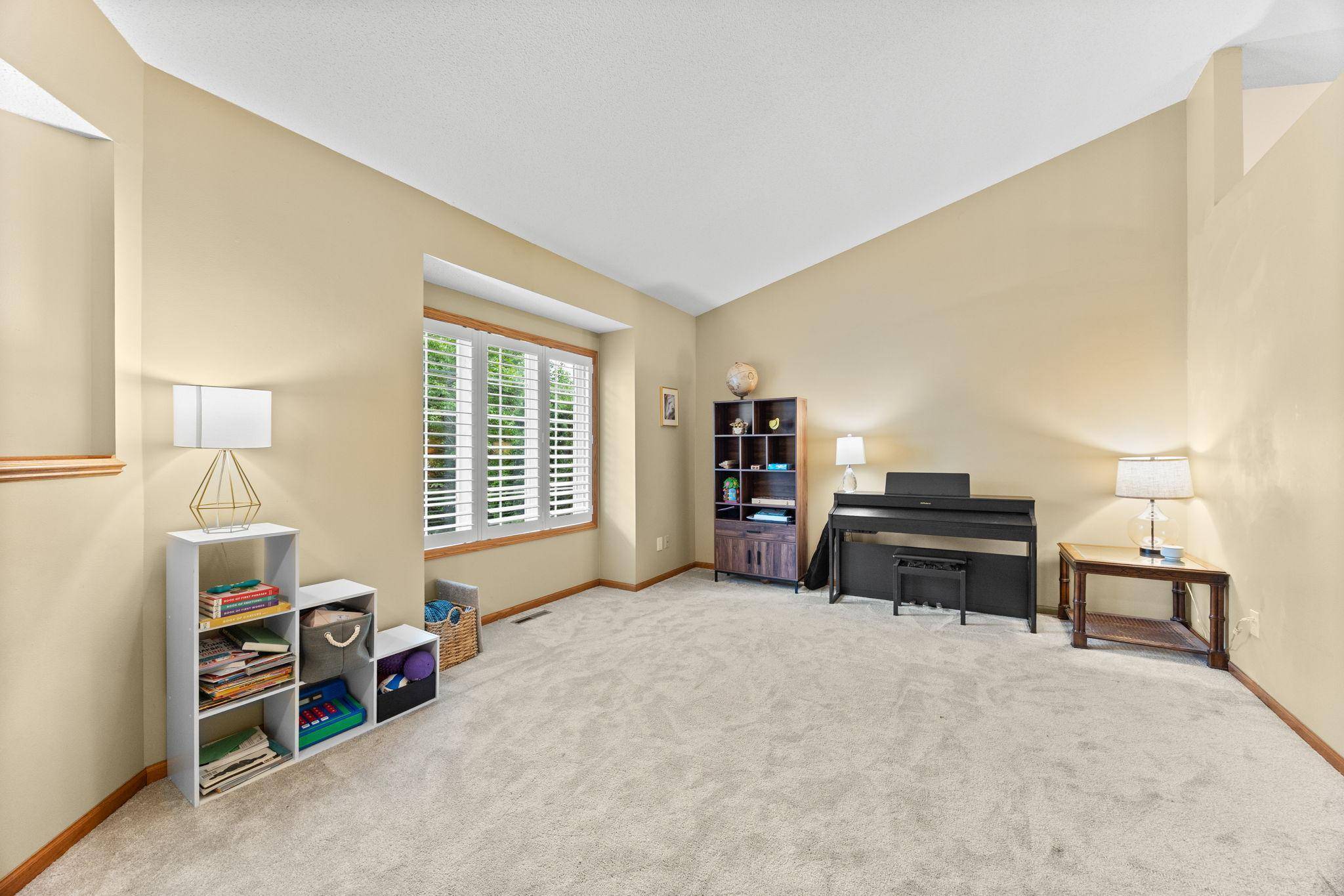 Chanhassen, MN 55317,1748 Valley Ridge PL