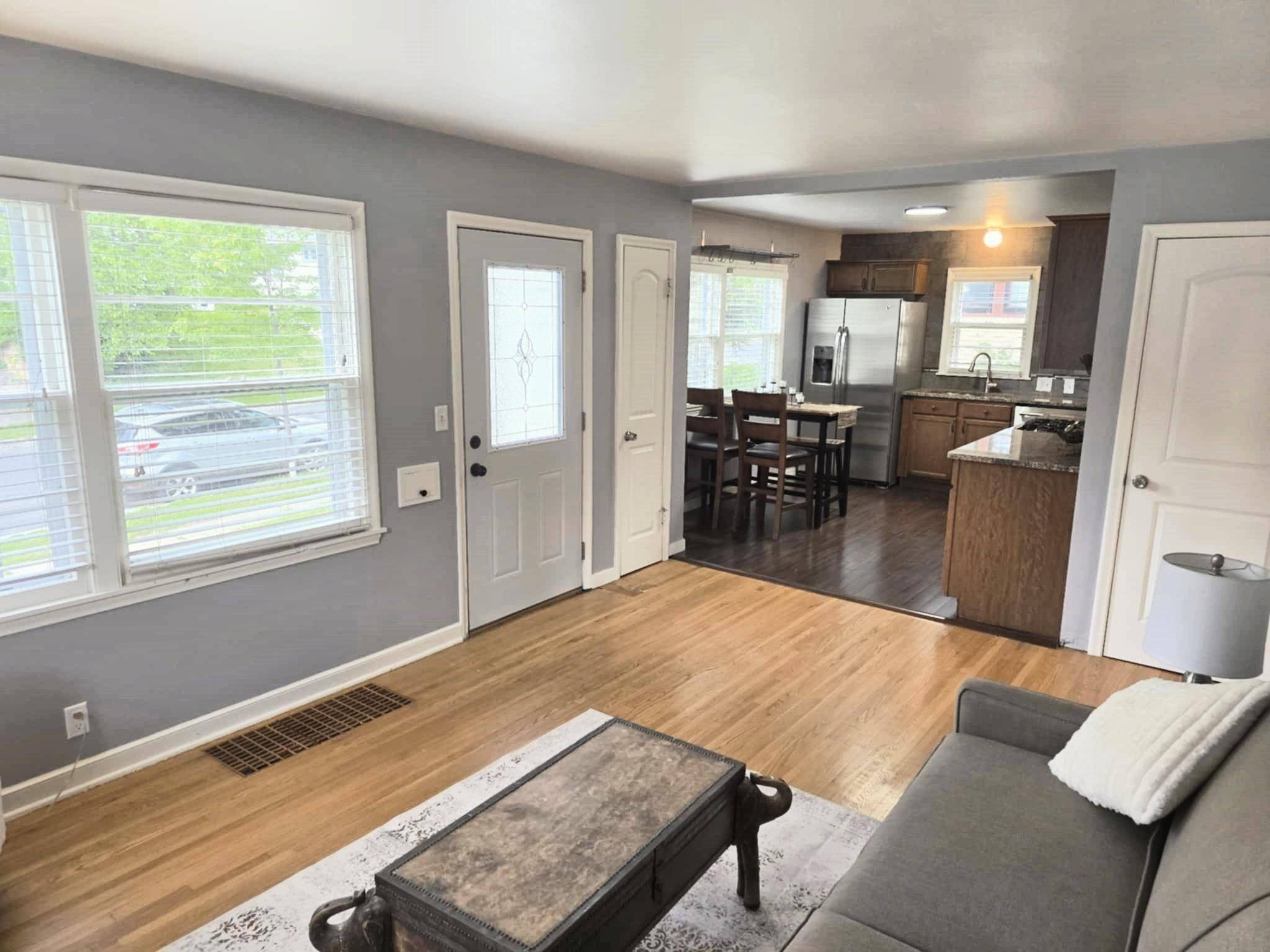 Minneapolis, MN 55407,3945 15th AVE S